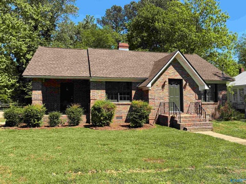 Homes For Sale - 405 Hine Street South St<br/> Athens, AL 35611