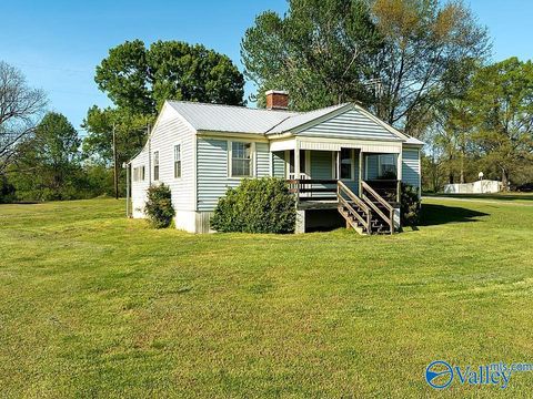 795 County Road 17 Sand Rock AL 35983