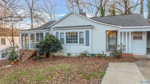 Photo of 308 5th Street SW, Fort Payne, AL 35967 (MLS # 21905795)