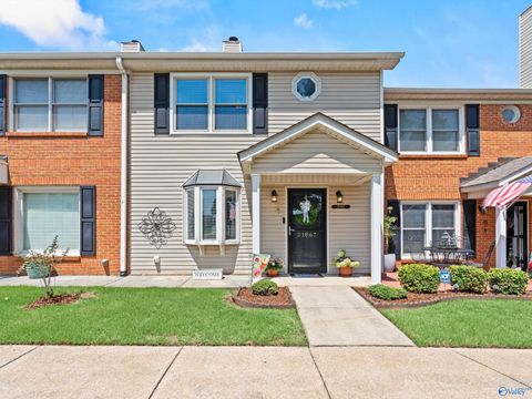 Townhouse For Sale - 21867 Williamsburg Drive<br/> Athens, AL 35613