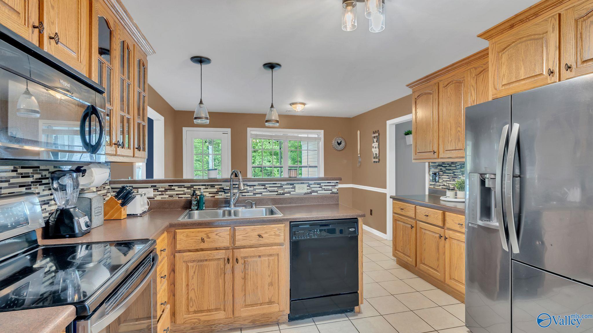 228 Chestnut Oak Circle, Owens Cross Roads, Alabama image 3