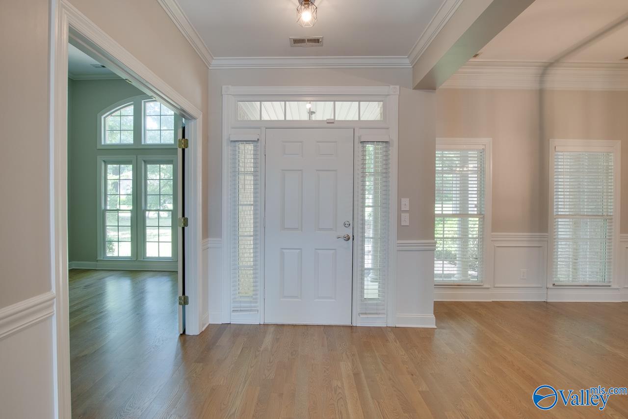 112 Vaughnwood Trace