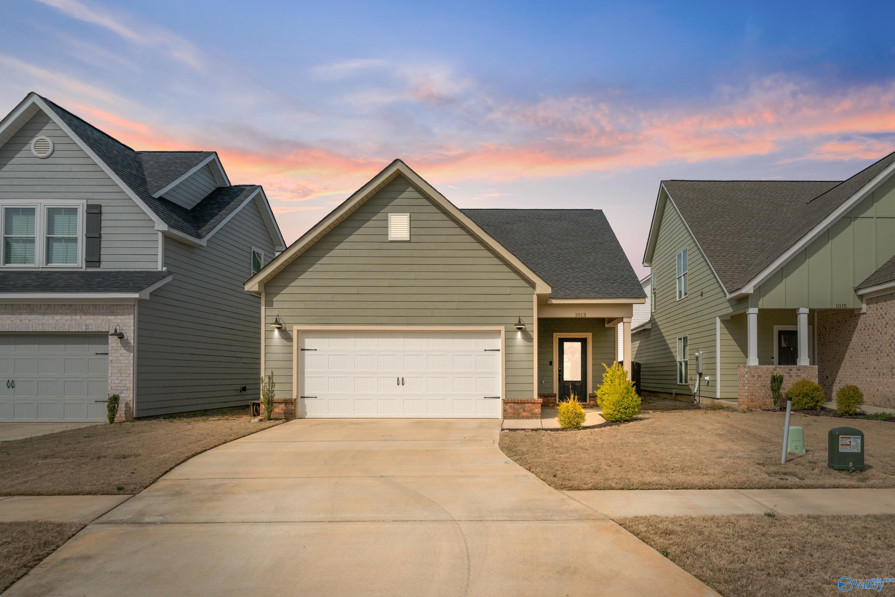 1013 NW Highgrove Heights, Harvest, Alabama image 2