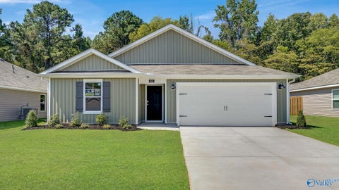 Homes For Sale - 9928 Sequoyah Cove Drive<br/> Owens Cross Roads, AL 35763