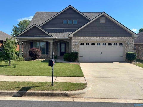 Homes For Sale - 24566 Rolling Vista Drive<br/> Athens, AL 35613