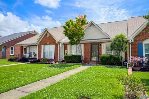 Townhouse For Sale - 2422 Harpeth Place<br/> Decatur, AL 35601