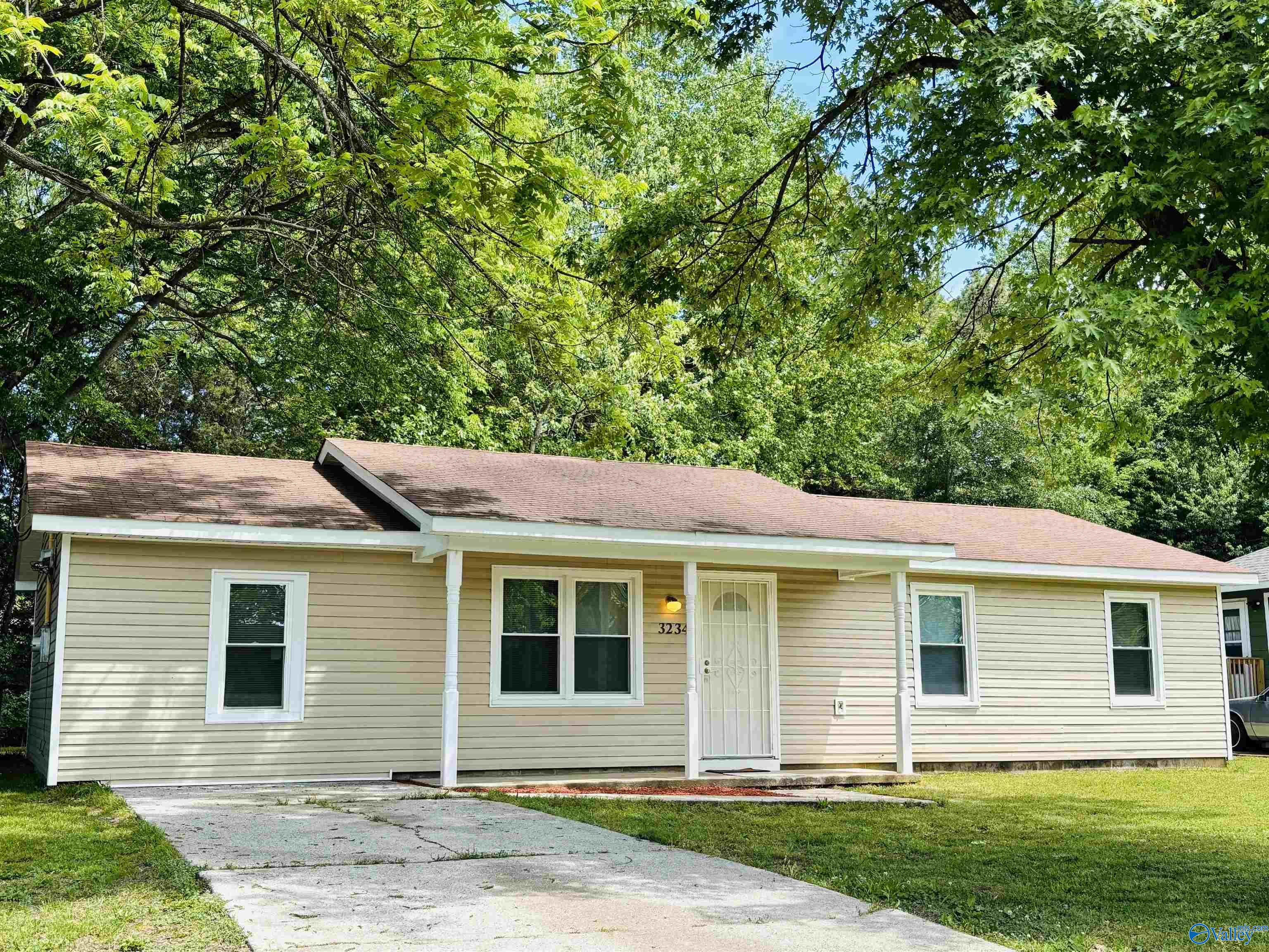 3234 Uvalde Lane, Huntsville, Alabama image 3