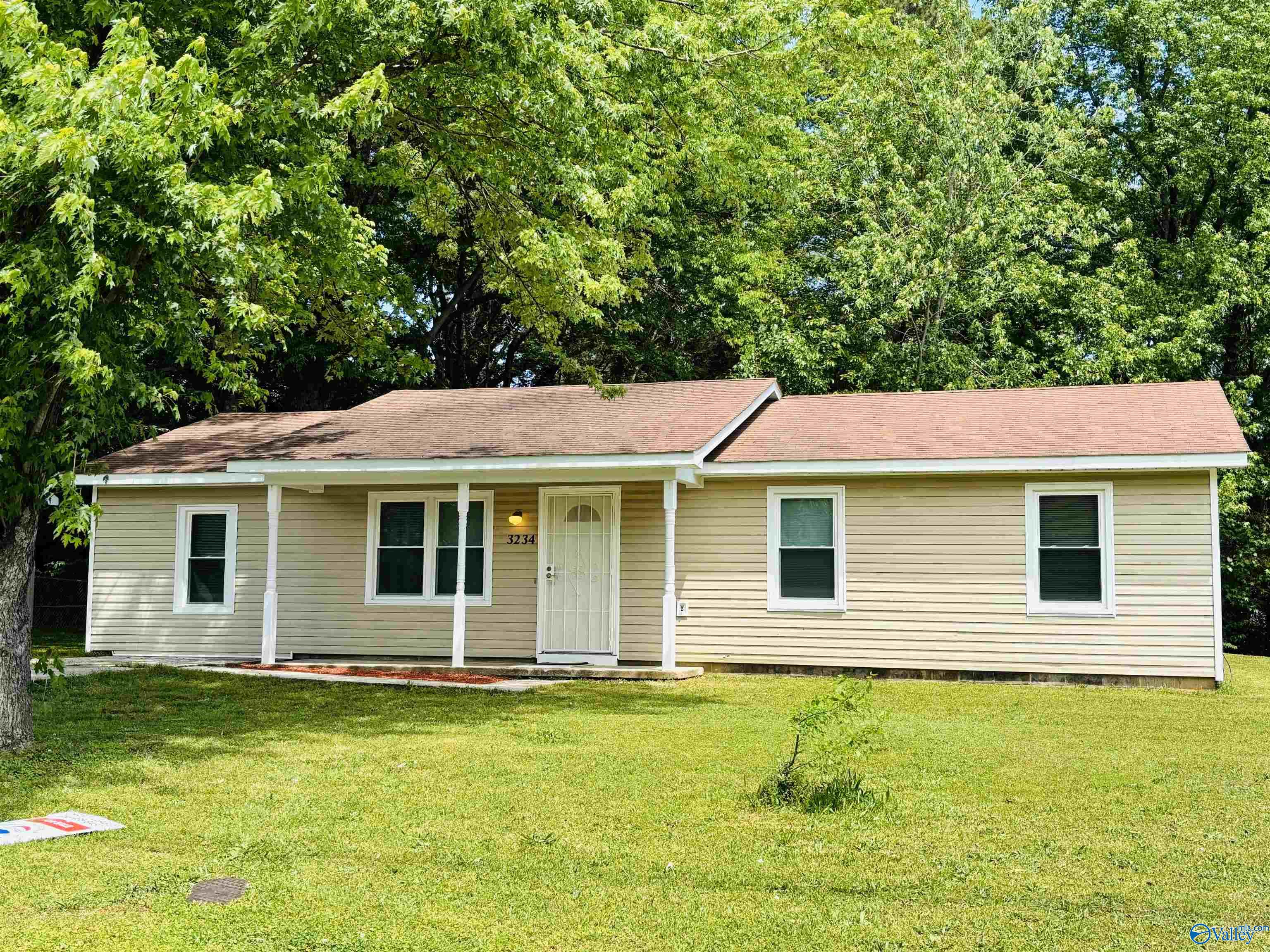 3234 Uvalde Lane, Huntsville, Alabama image 2