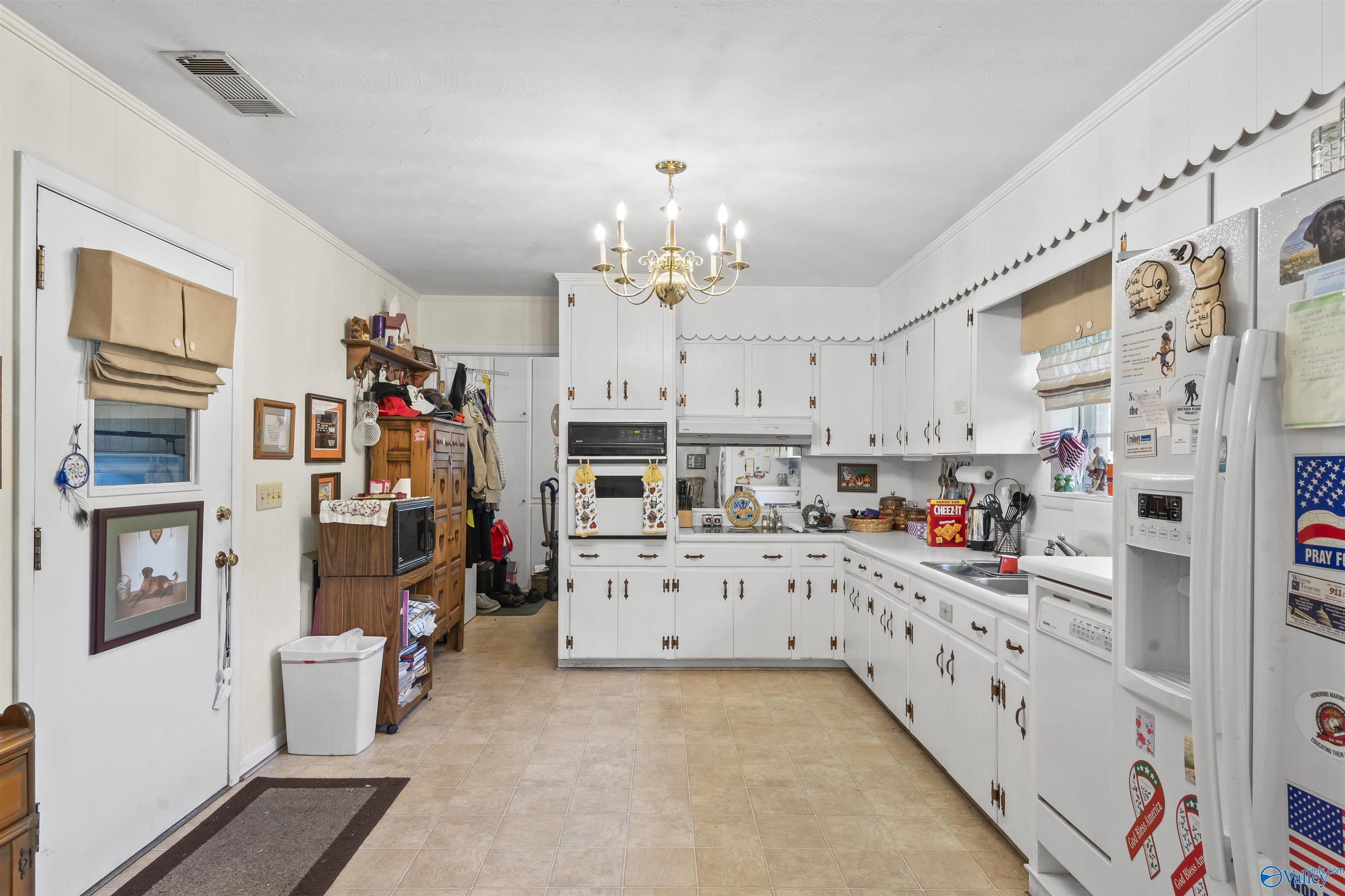 1103 Dan Avenue, Albertville, Alabama image 11