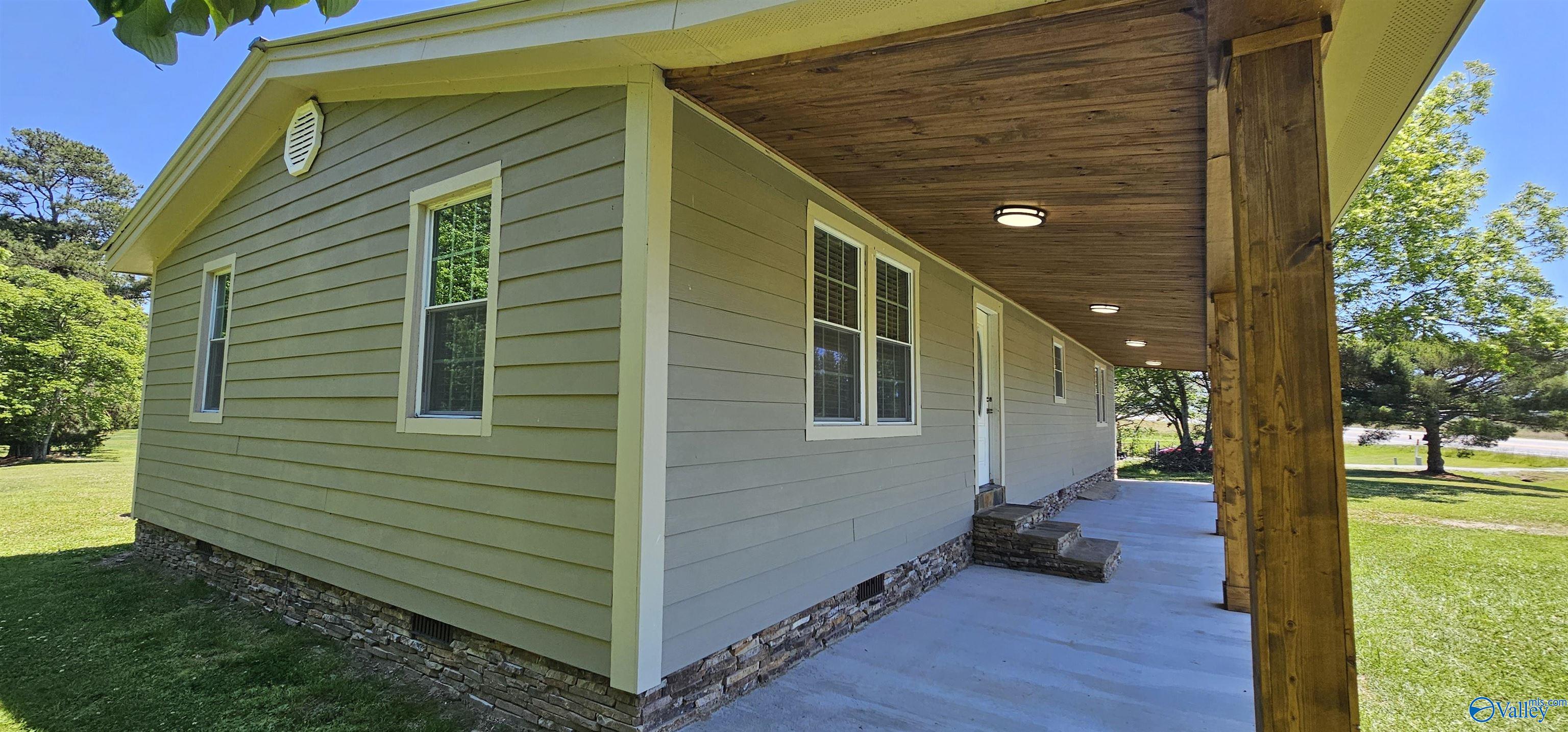 Photo 1 of 42 — 3172 Alabama Highway 40, Dutton, AL 35744