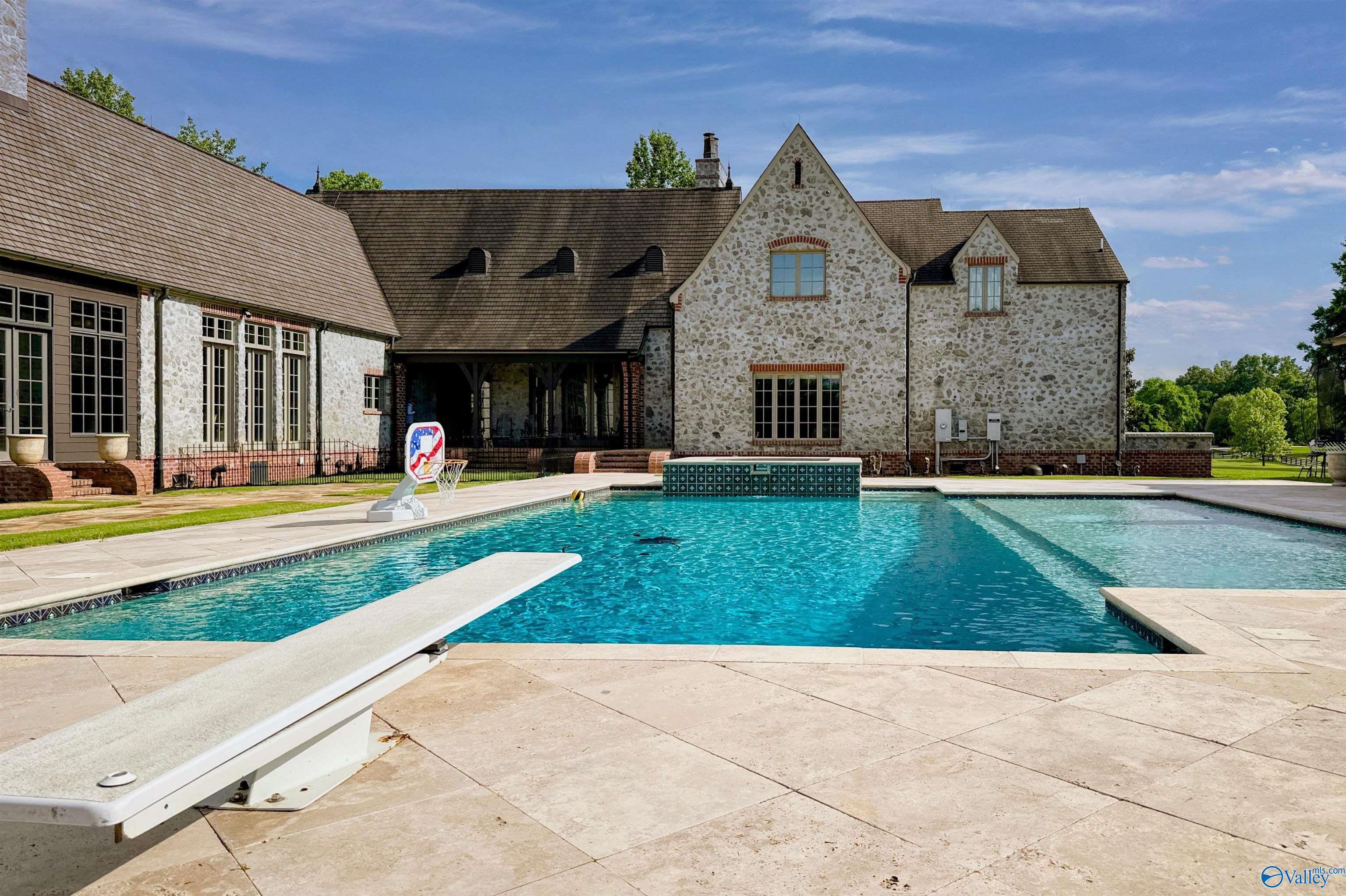 2400 Breeding Drive, Hartselle, Alabama image 6