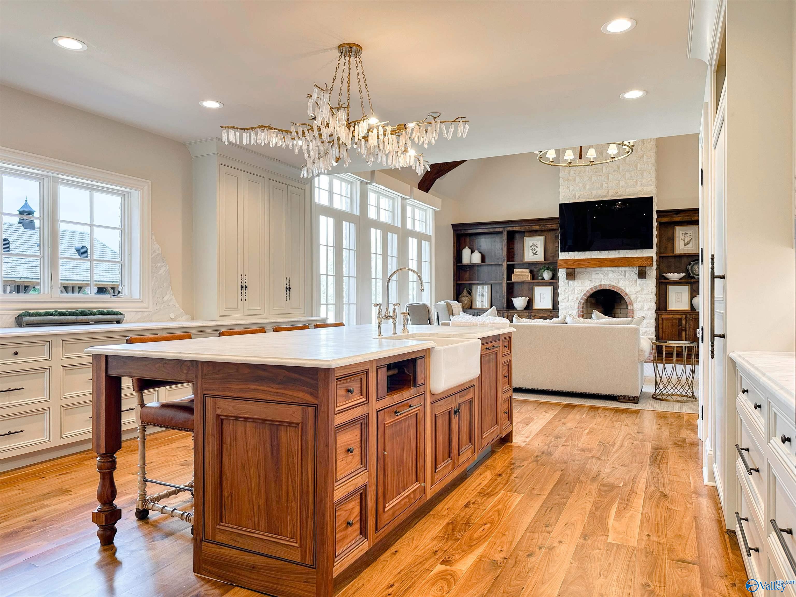 2400 Breeding Drive, Hartselle, Alabama image 14