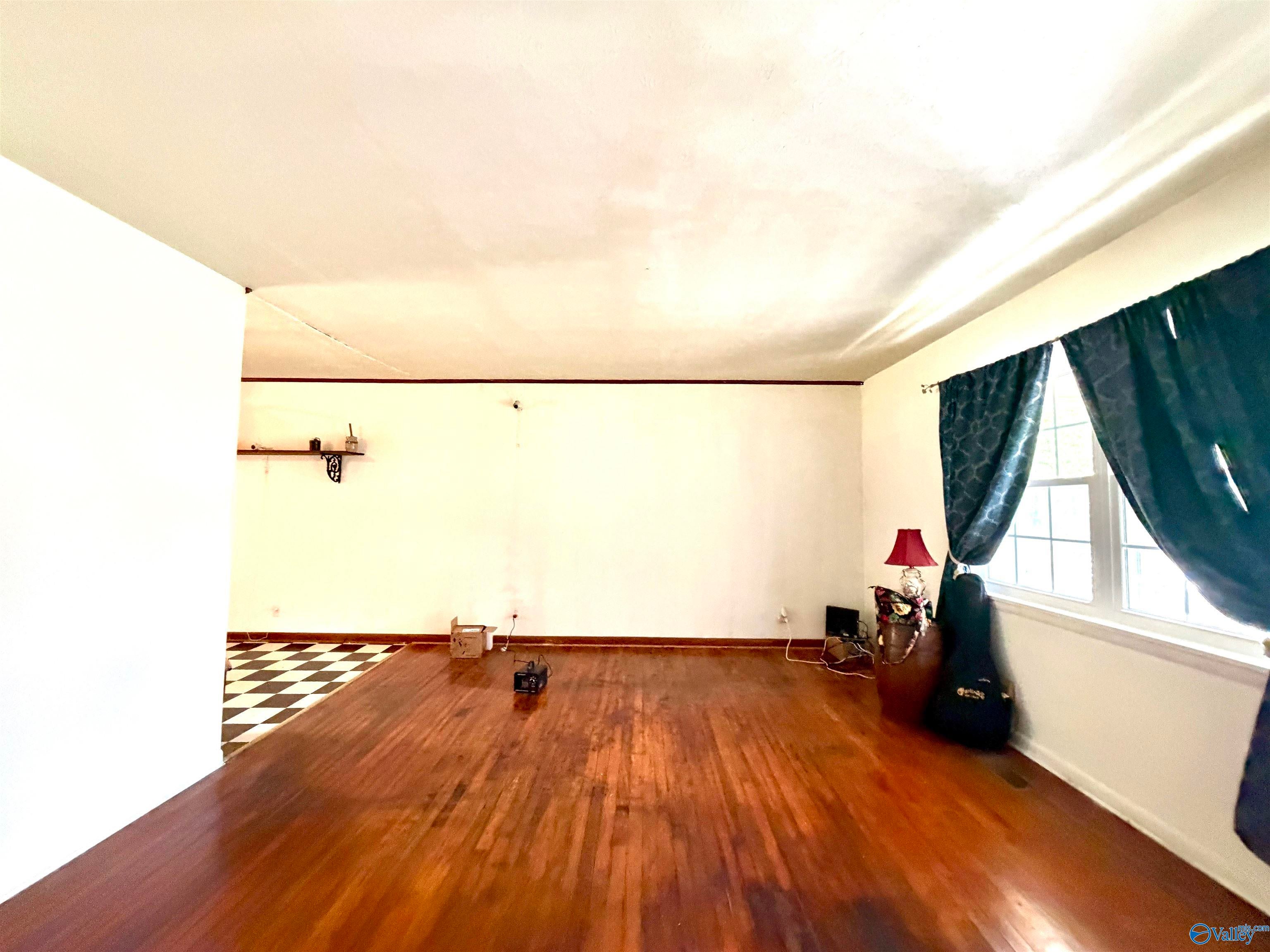 1009 Cornelia Circle