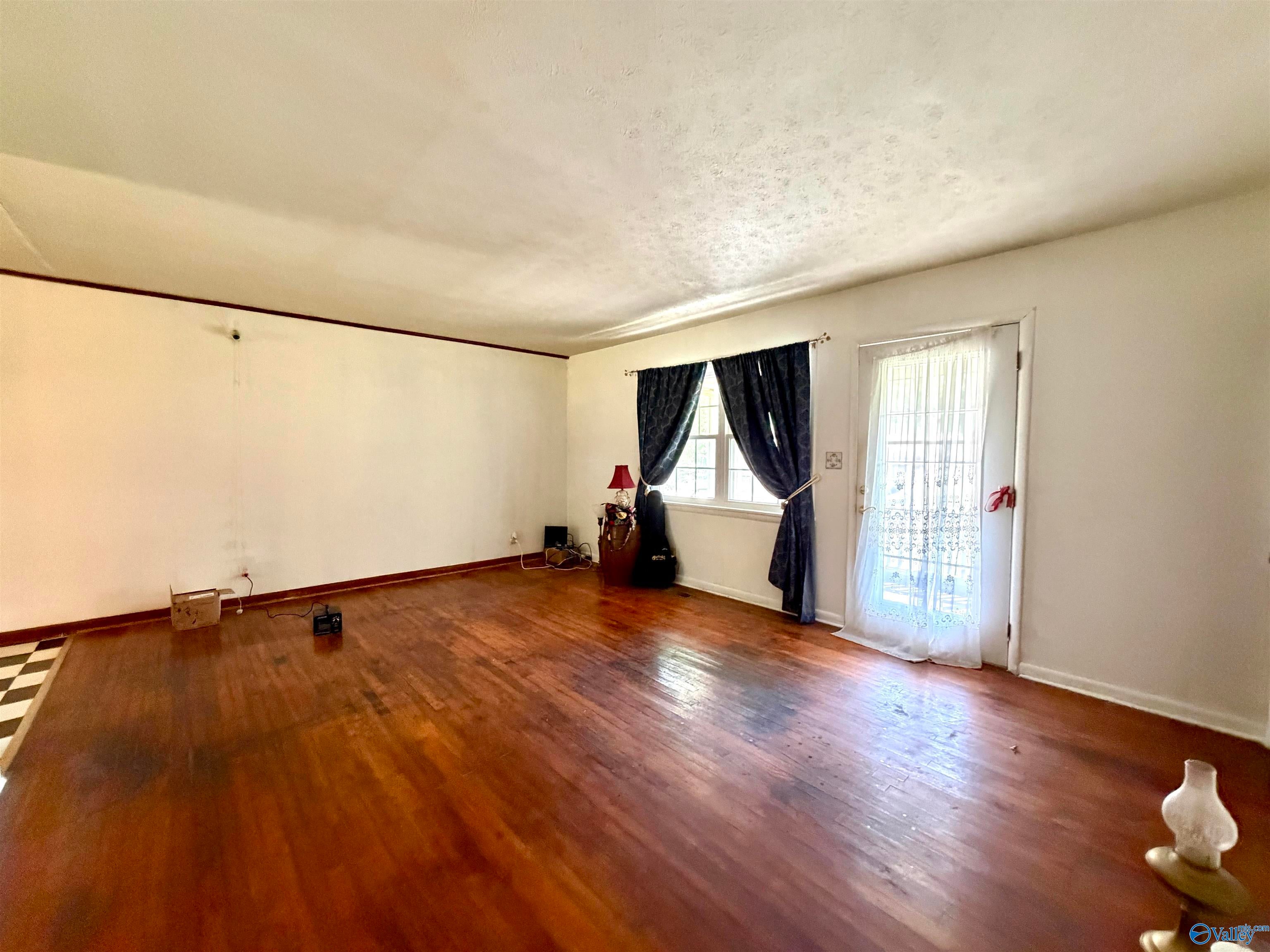 1009 Cornelia Circle