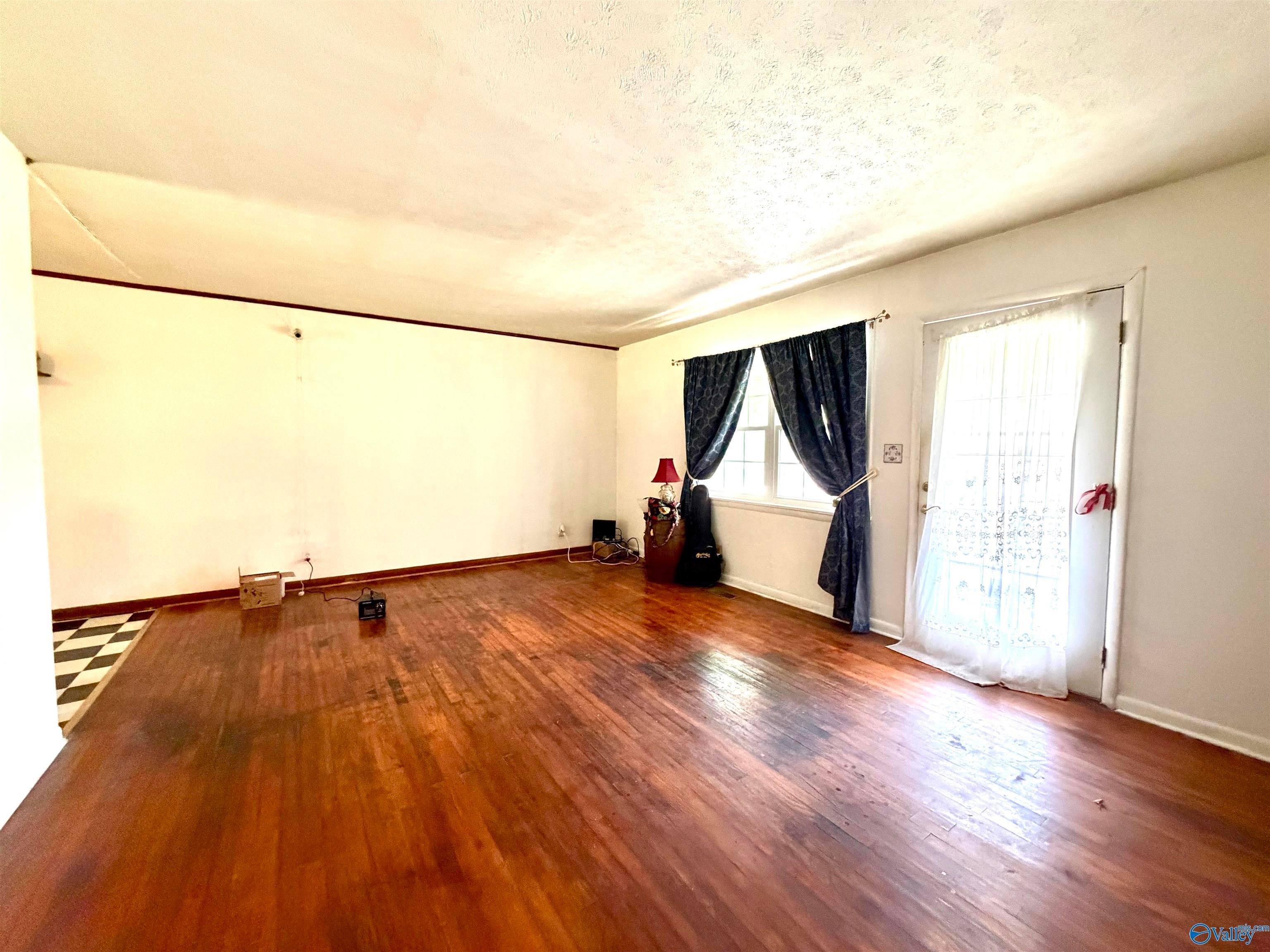 1009 Cornelia Circle