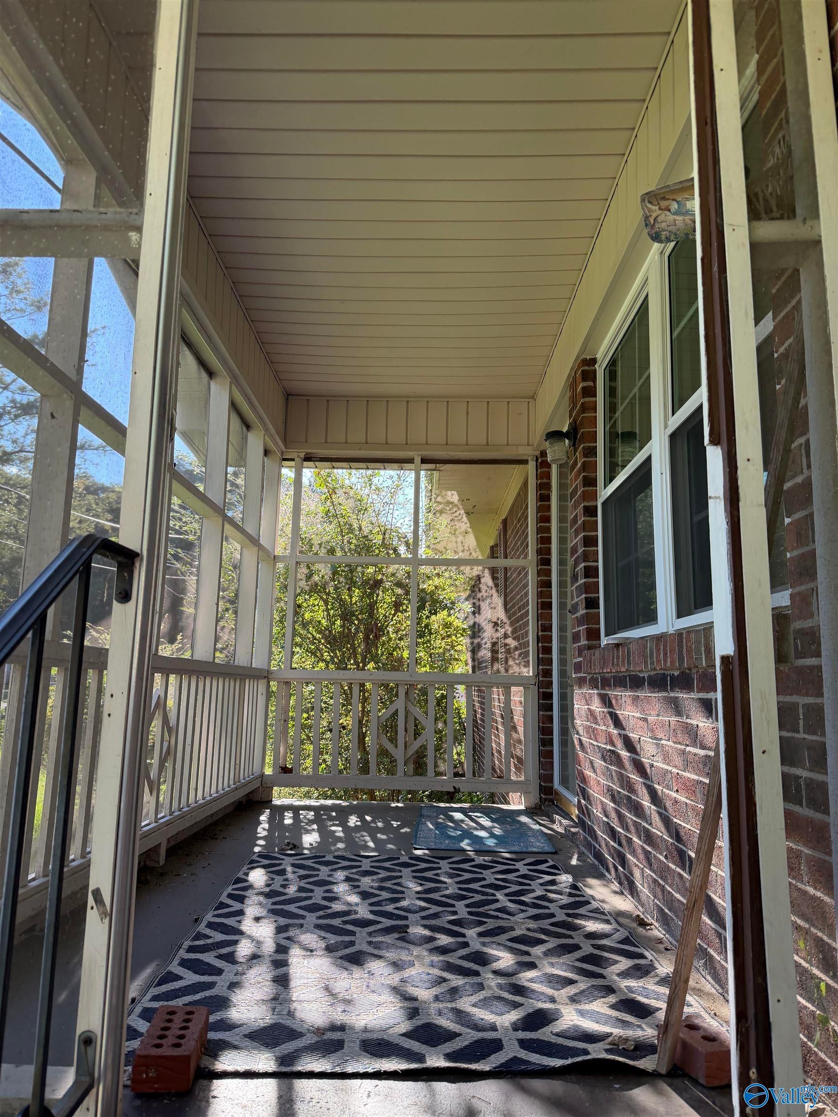 1009 Cornelia Circle
