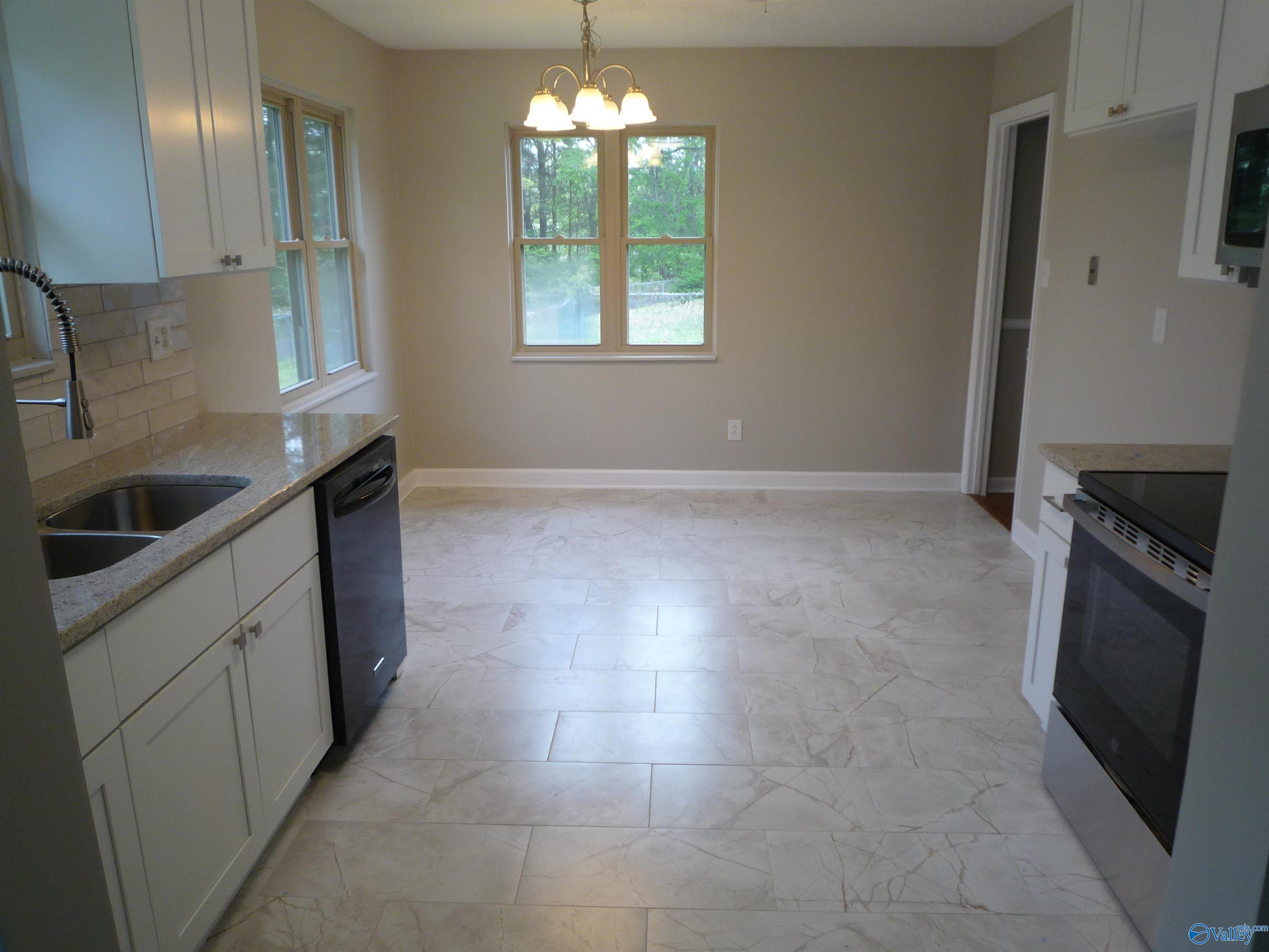 707 Royce Circle, Huntsville, Alabama image 4