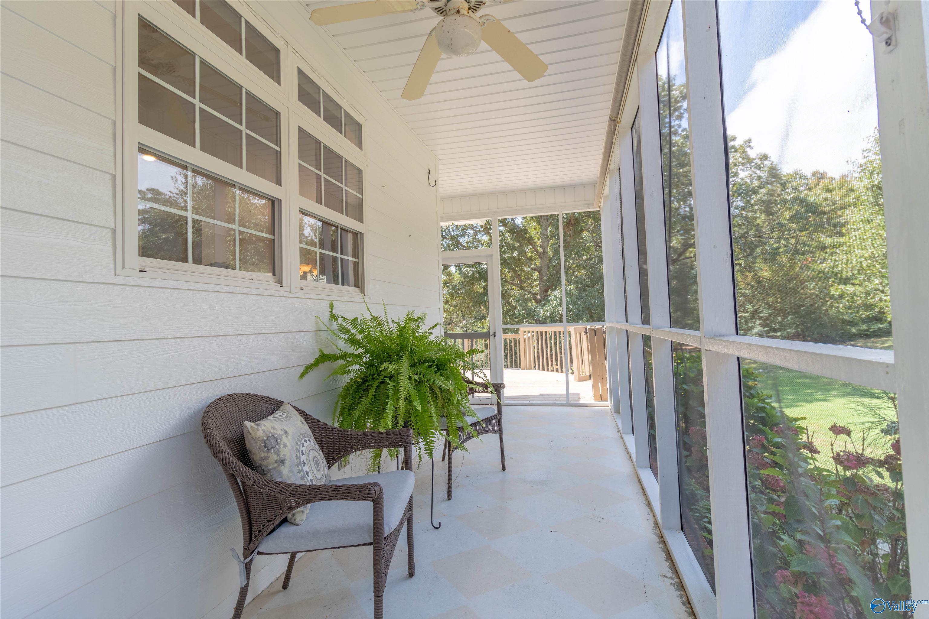 255 River Pointe Drive, Guntersville, Alabama image 11