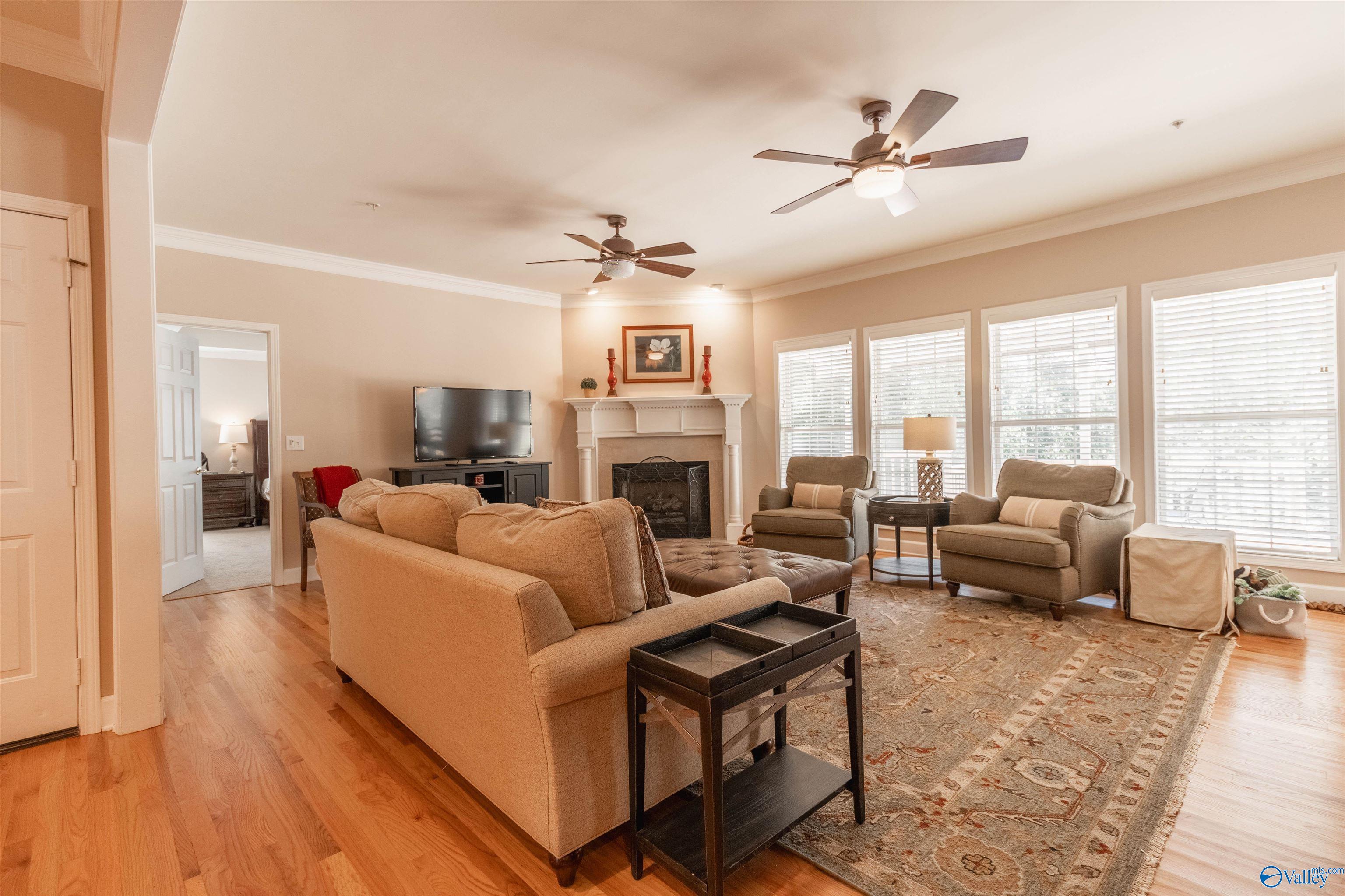 255 River Pointe Drive, Guntersville, Alabama image 15
