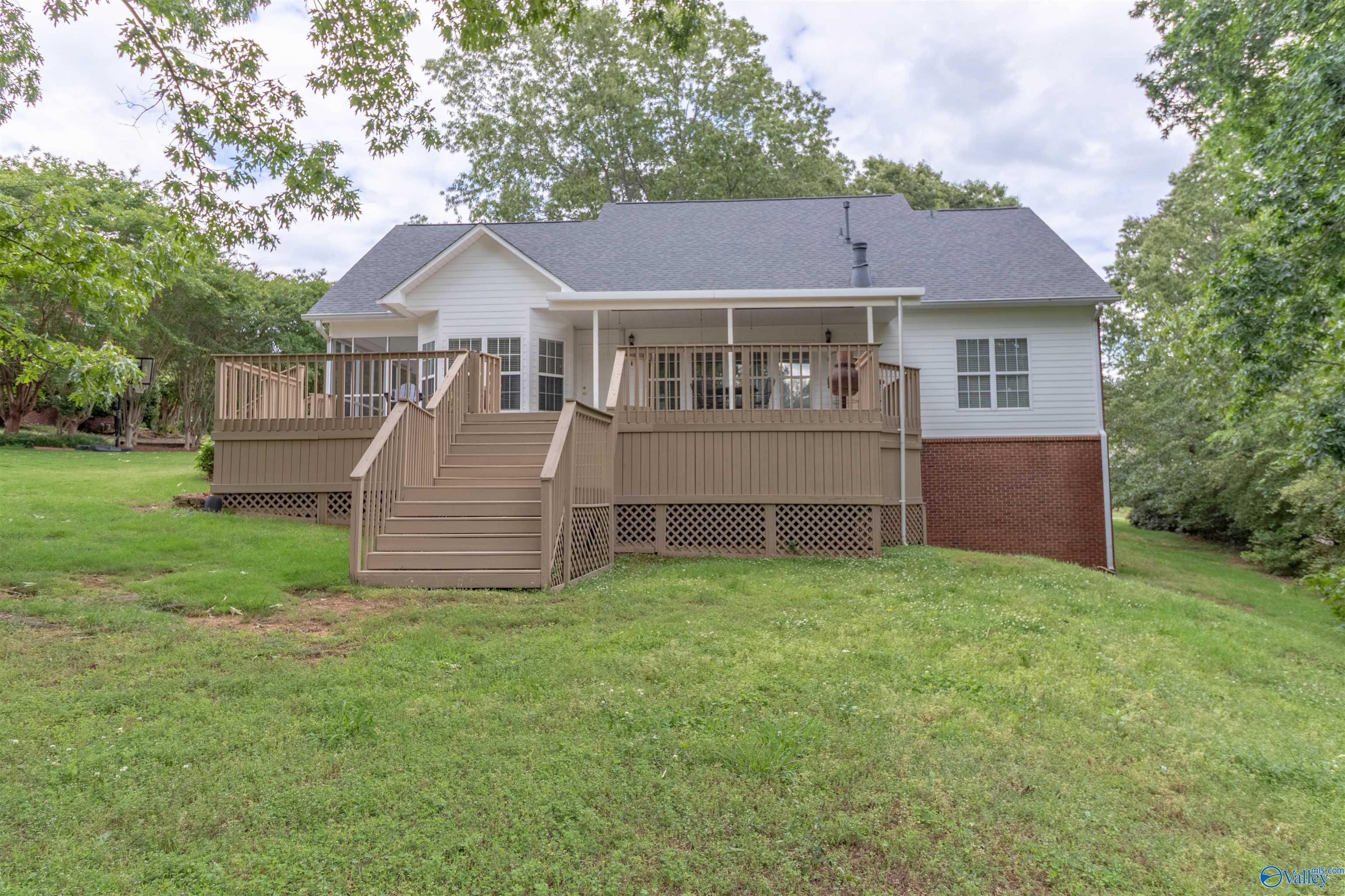 255 River Pointe Drive, Guntersville, Alabama image 8