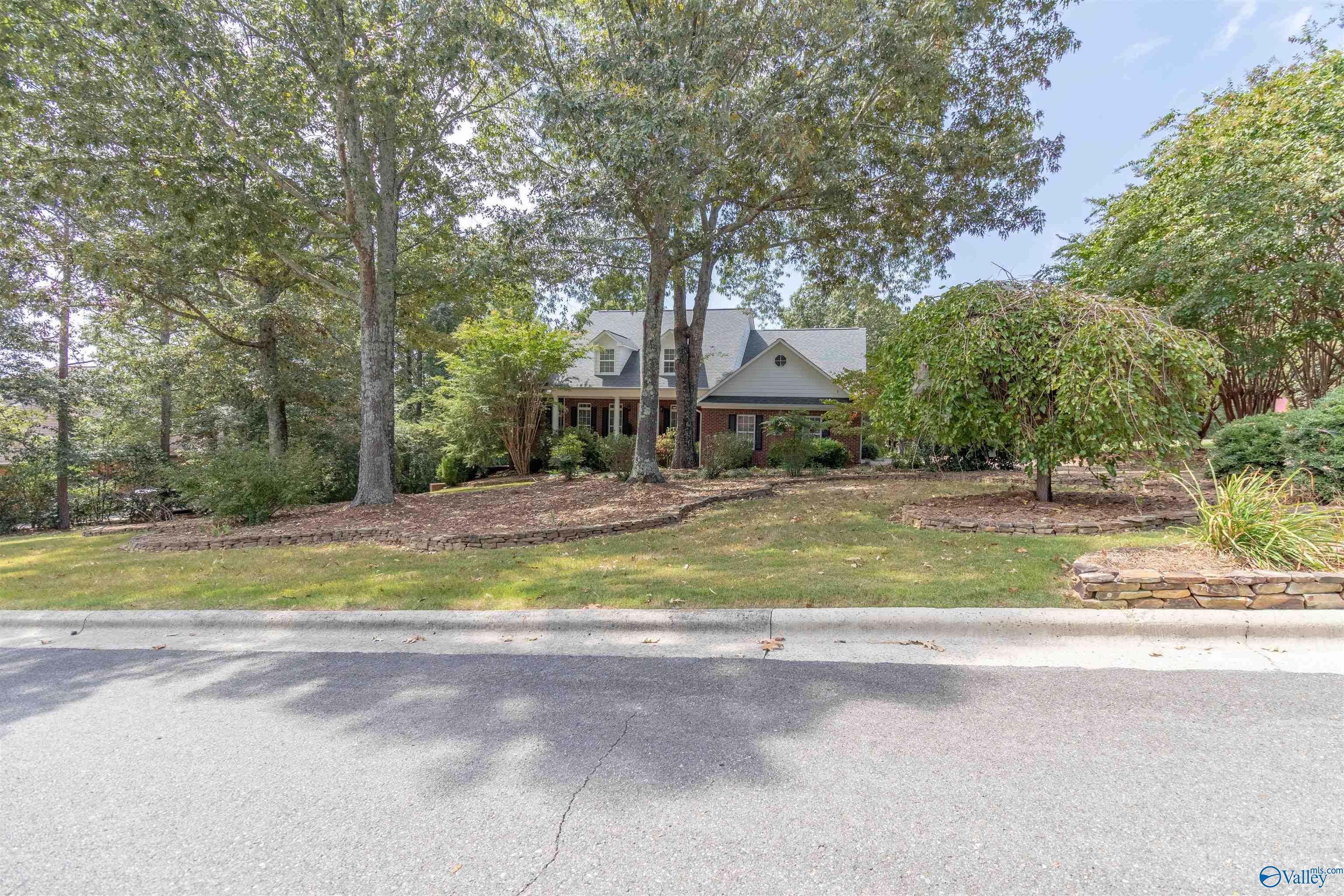 255 River Pointe Drive, Guntersville, Alabama image 3