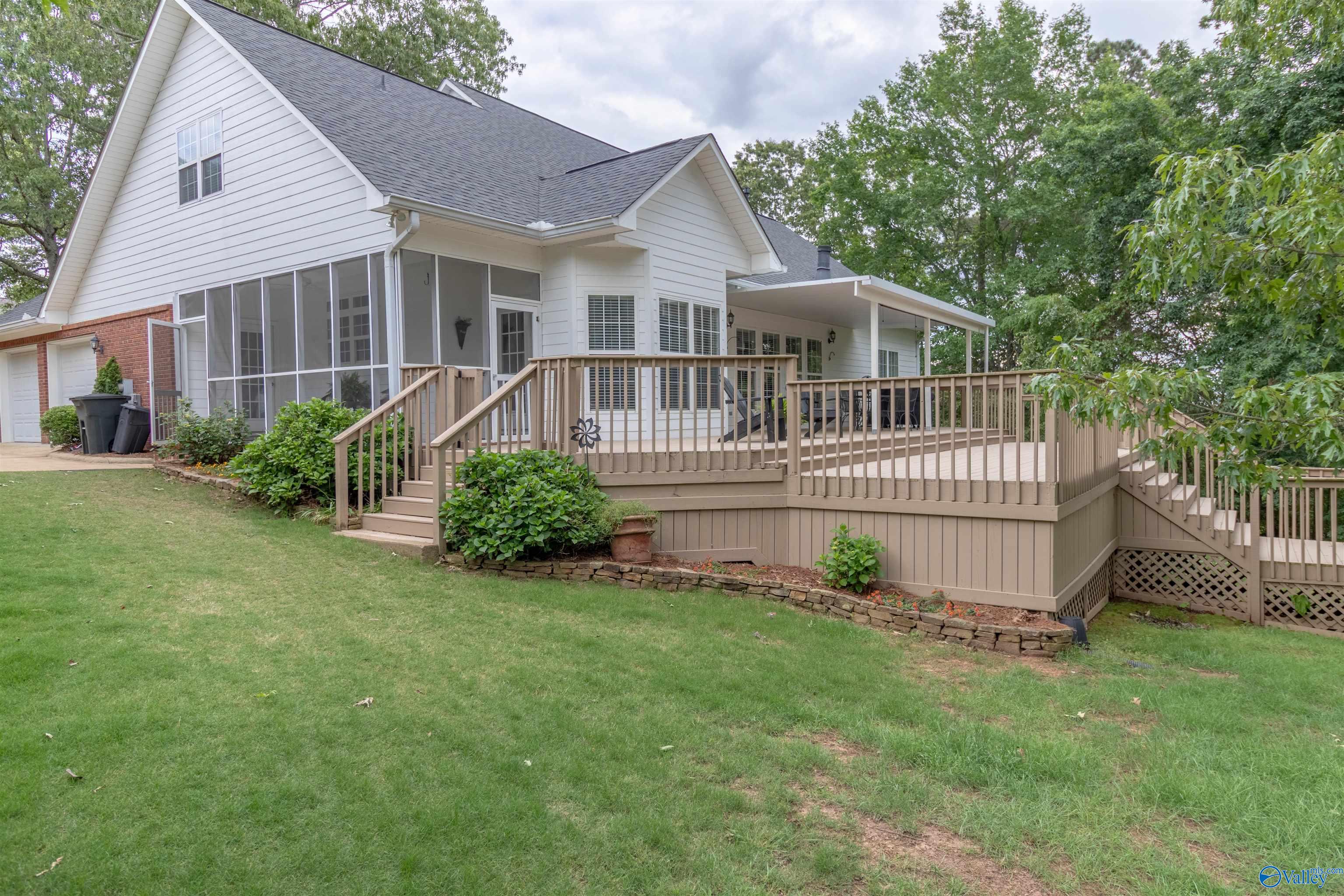255 River Pointe Drive, Guntersville, Alabama image 7