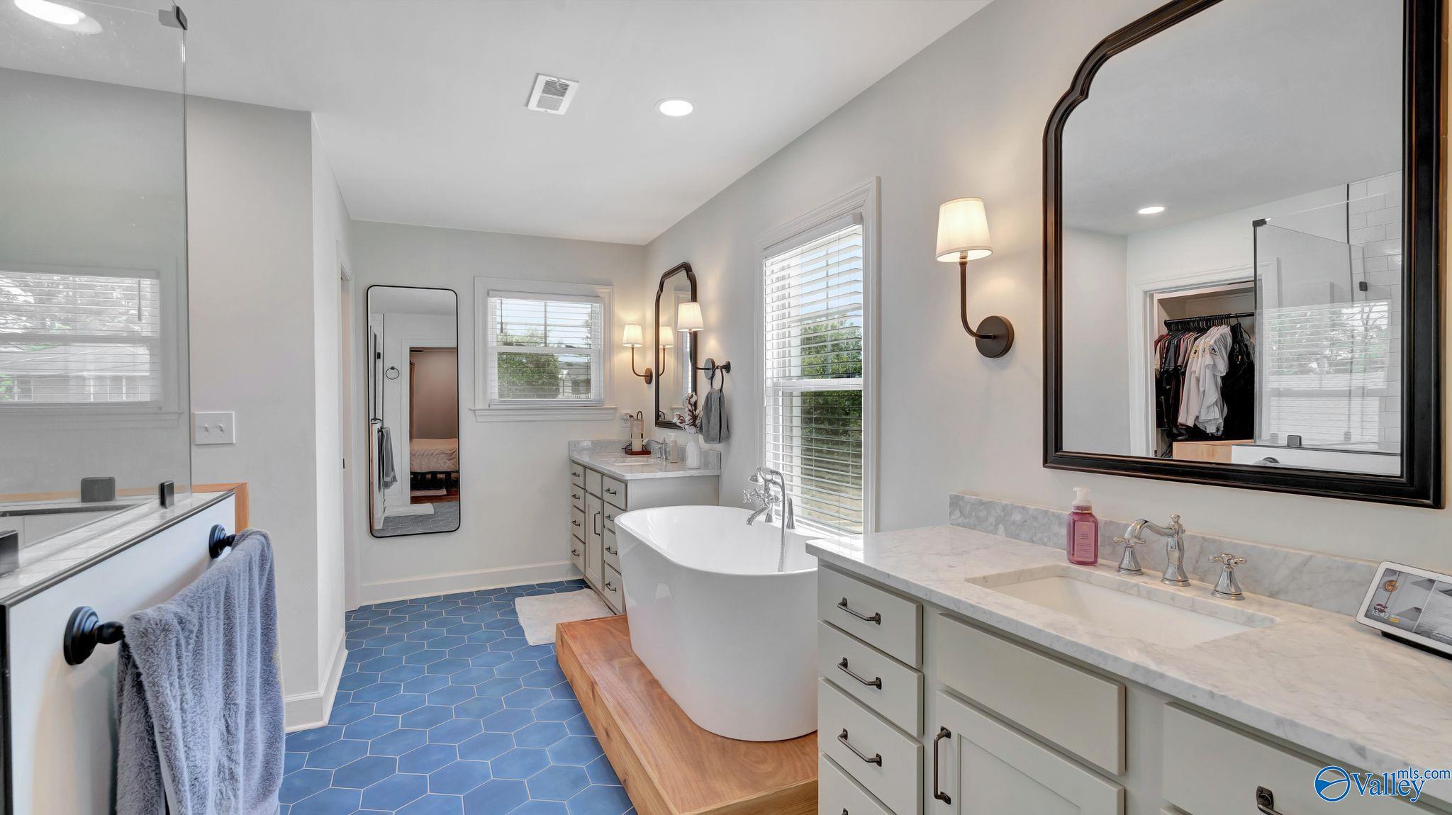 212 Longwood Drive, Huntsville, Alabama image 4