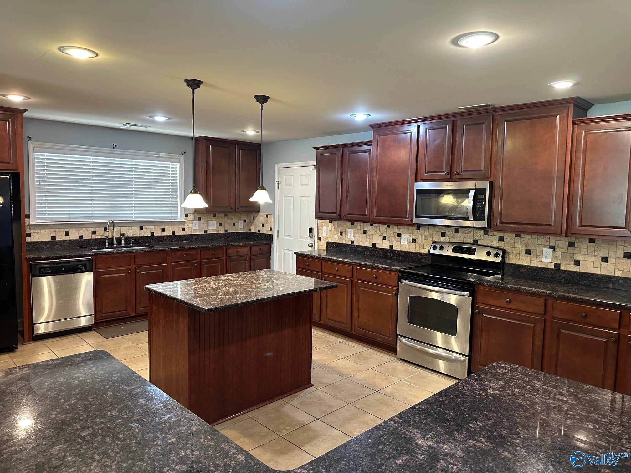 110 Harbor Glen Drive, Madison, Alabama image 6