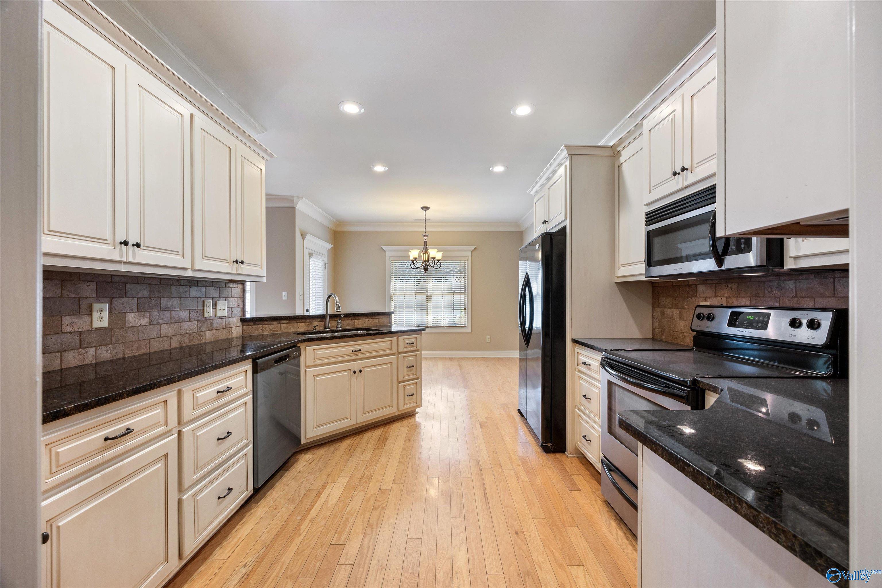 22222 Merlot Drive, Athens, Alabama image 12