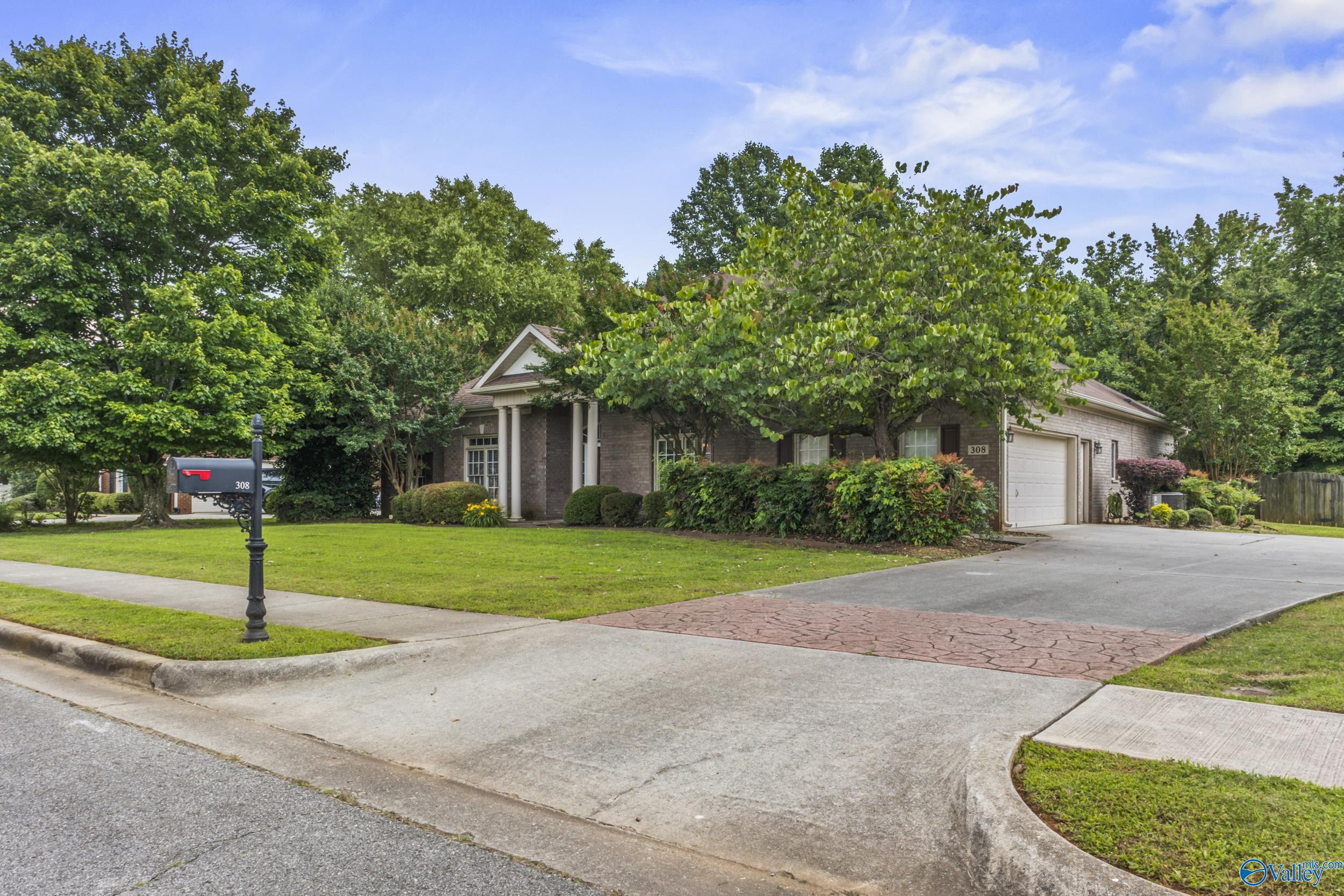308 Blue Creek Drive, Harvest, Alabama image 2