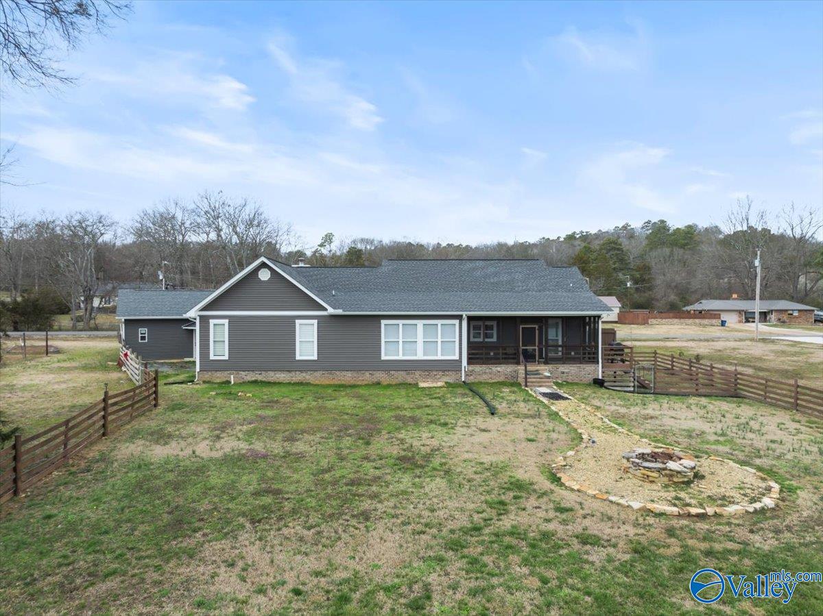 190 Willow Lake Circle, Guntersville, Alabama image 5