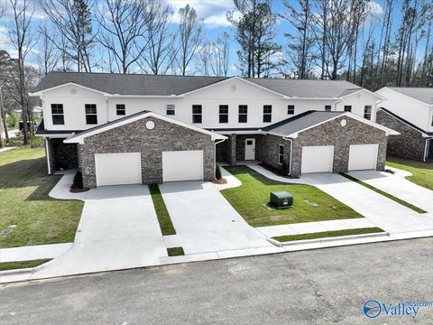 Townhouse For Sale - 304 Garden Street<br/> Cullman, AL 35055