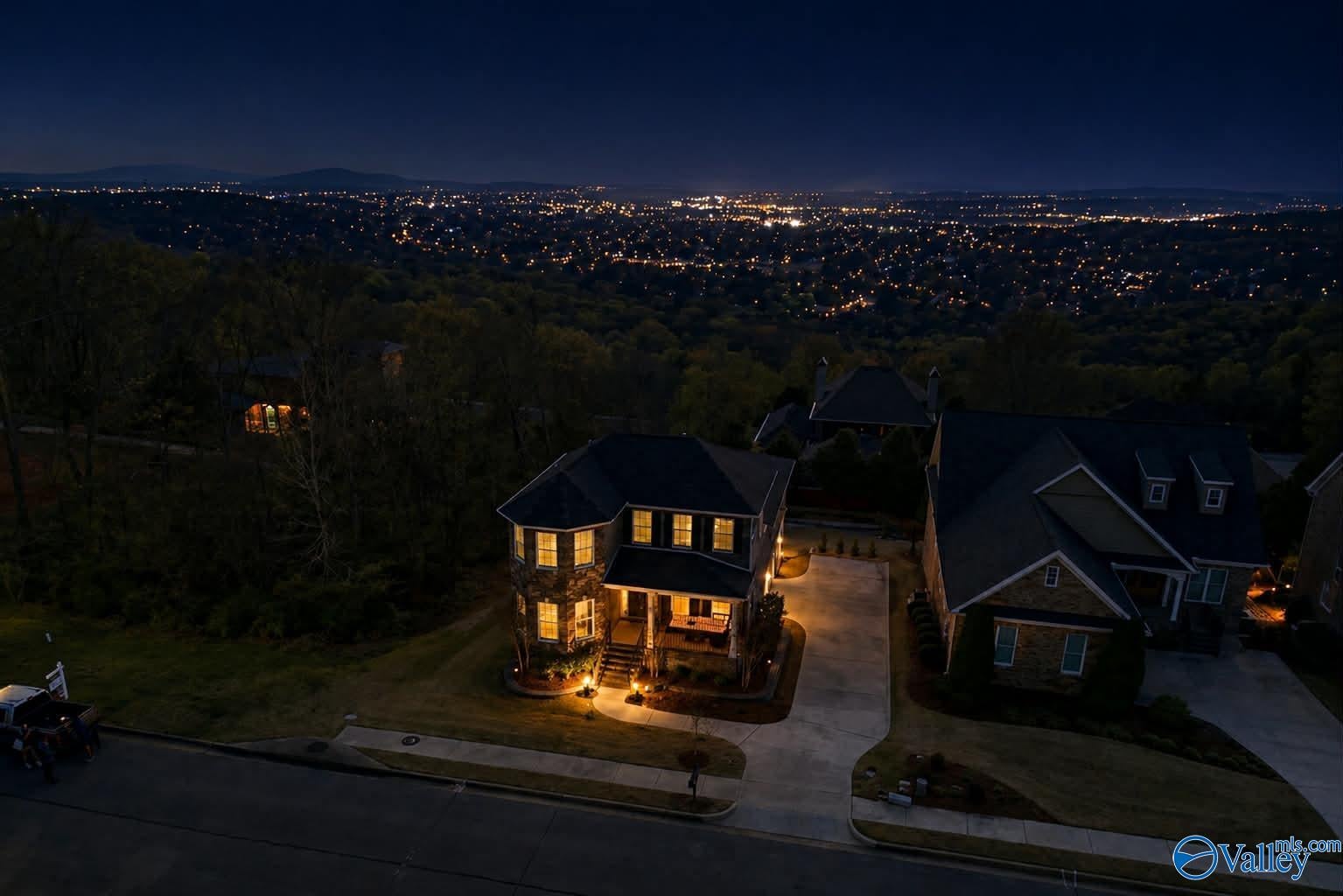 2821 Talon Circle