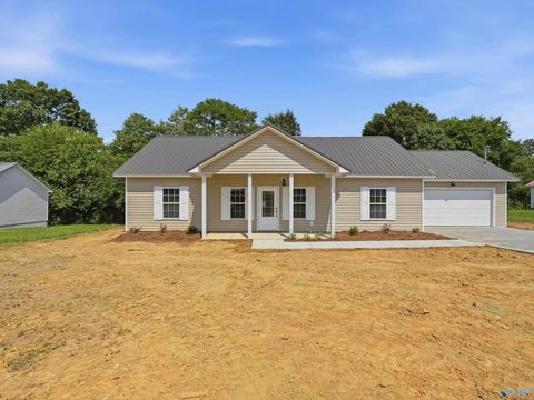 Homes For Sale - 184 Carrington Lane<br/> Albertville, AL 35950