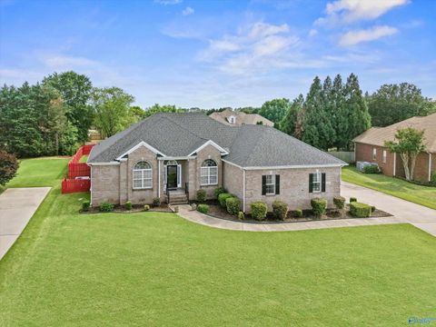 Homes For Sale - 106 Silver Strand Trail<br/> Huntsville, AL 35806