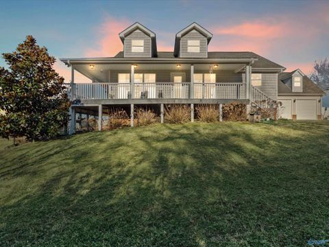 Homes For Sale - 17979 Lakeside Estates Road<br/> Athens, AL 35614