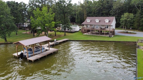 Homes For Sale - 5424 Hidden Point Drive<br/> Cedar Bluff, AL 35959