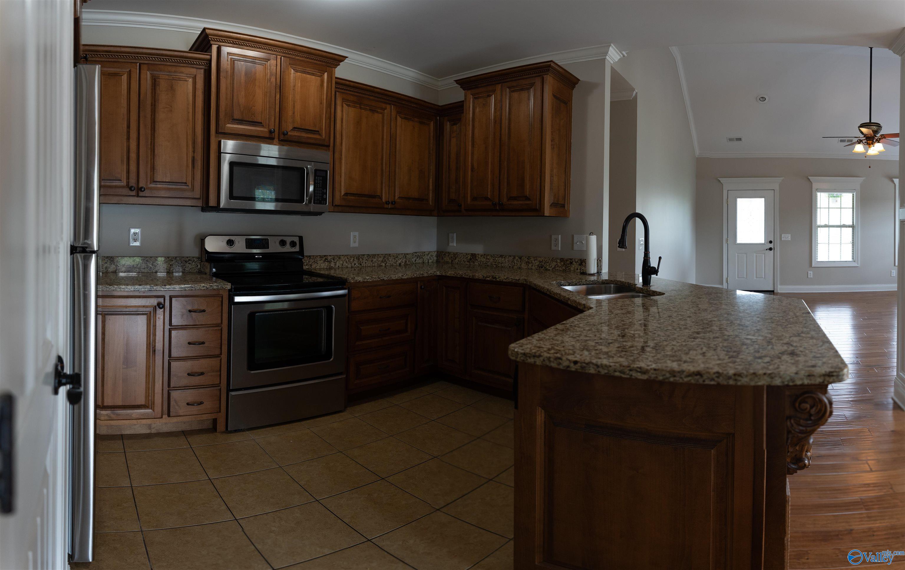 171 Hembree Drive, Guntersville, Alabama image 9