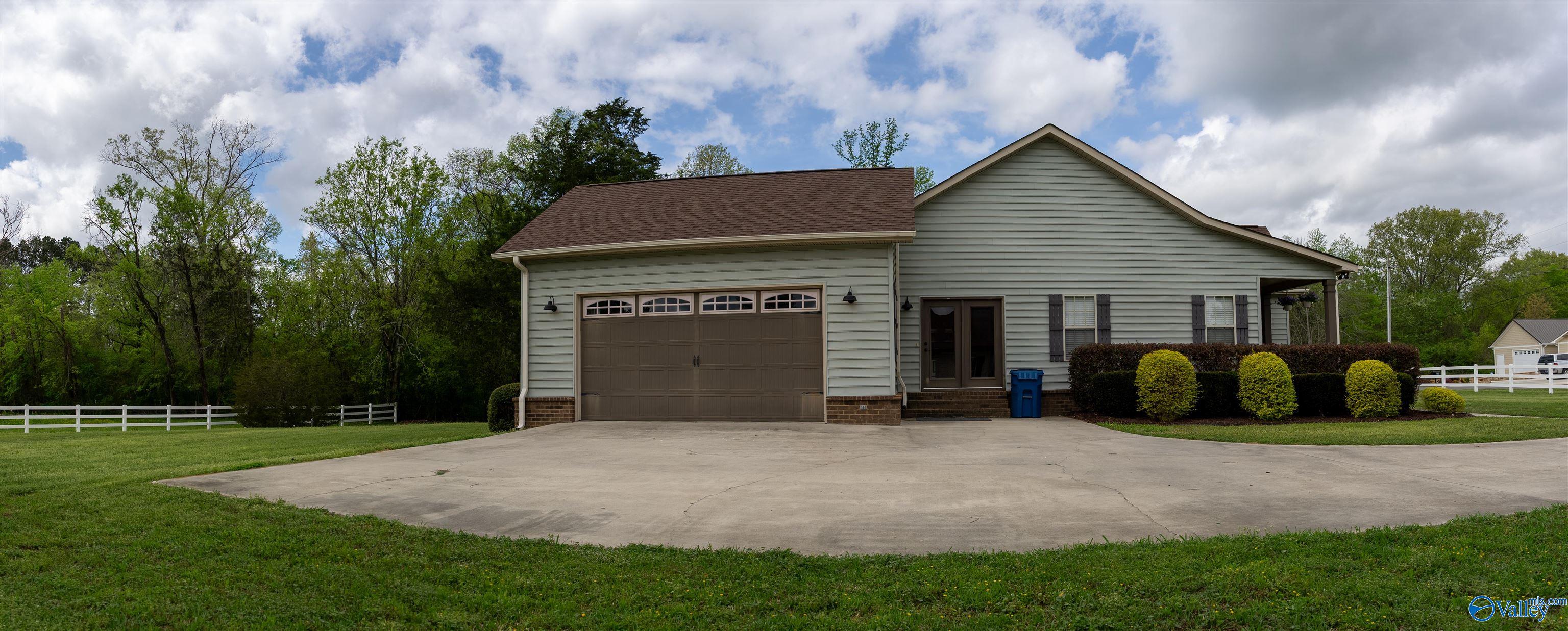 171 Hembree Drive, Guntersville, Alabama image 2