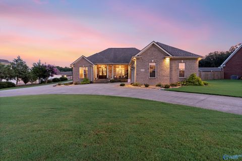 Homes For Sale - 133 Woodfern Drive<br/> Killen, AL 35645