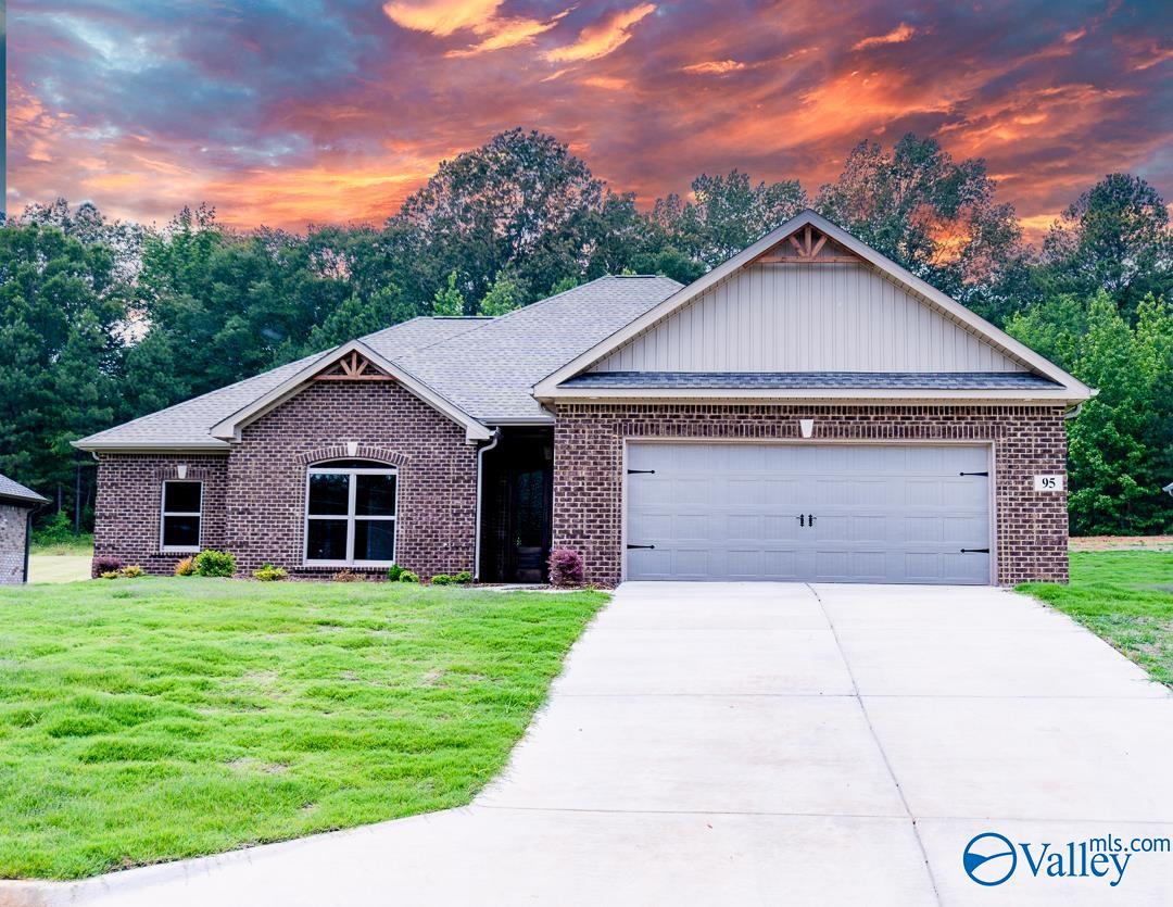 95 Hawthorn Way, Trinity, Alabama image 1