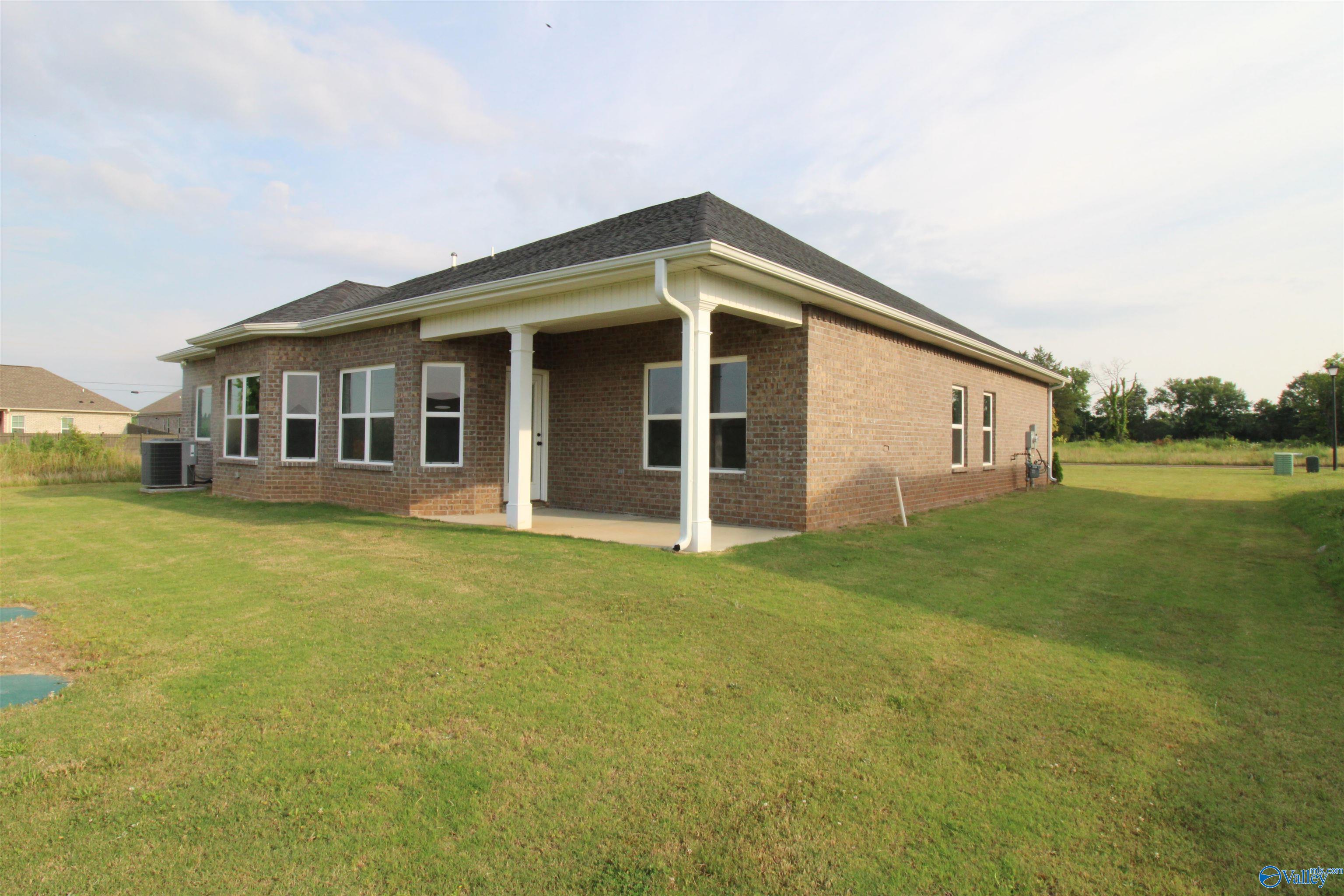 104 Parvin Way Drive, Hazel Green, Alabama image 3