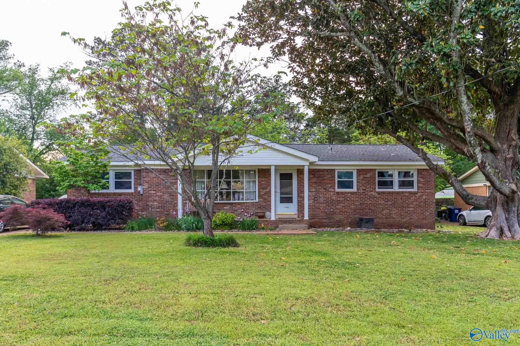 11310 Maplecrest Drive, Huntsville, Alabama image 1
