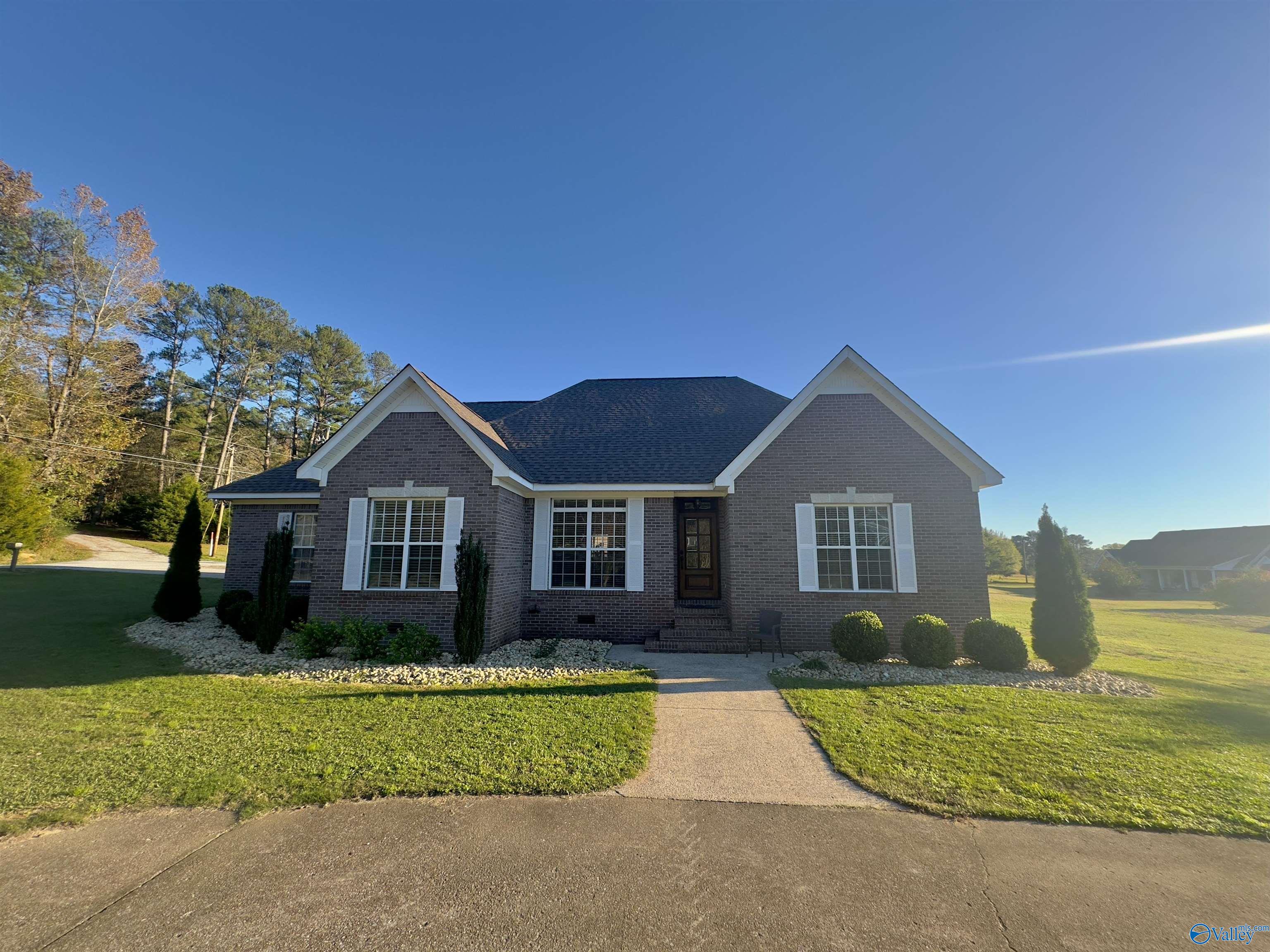 274 Crown Pointe Lane, Hamilton, Alabama image 1