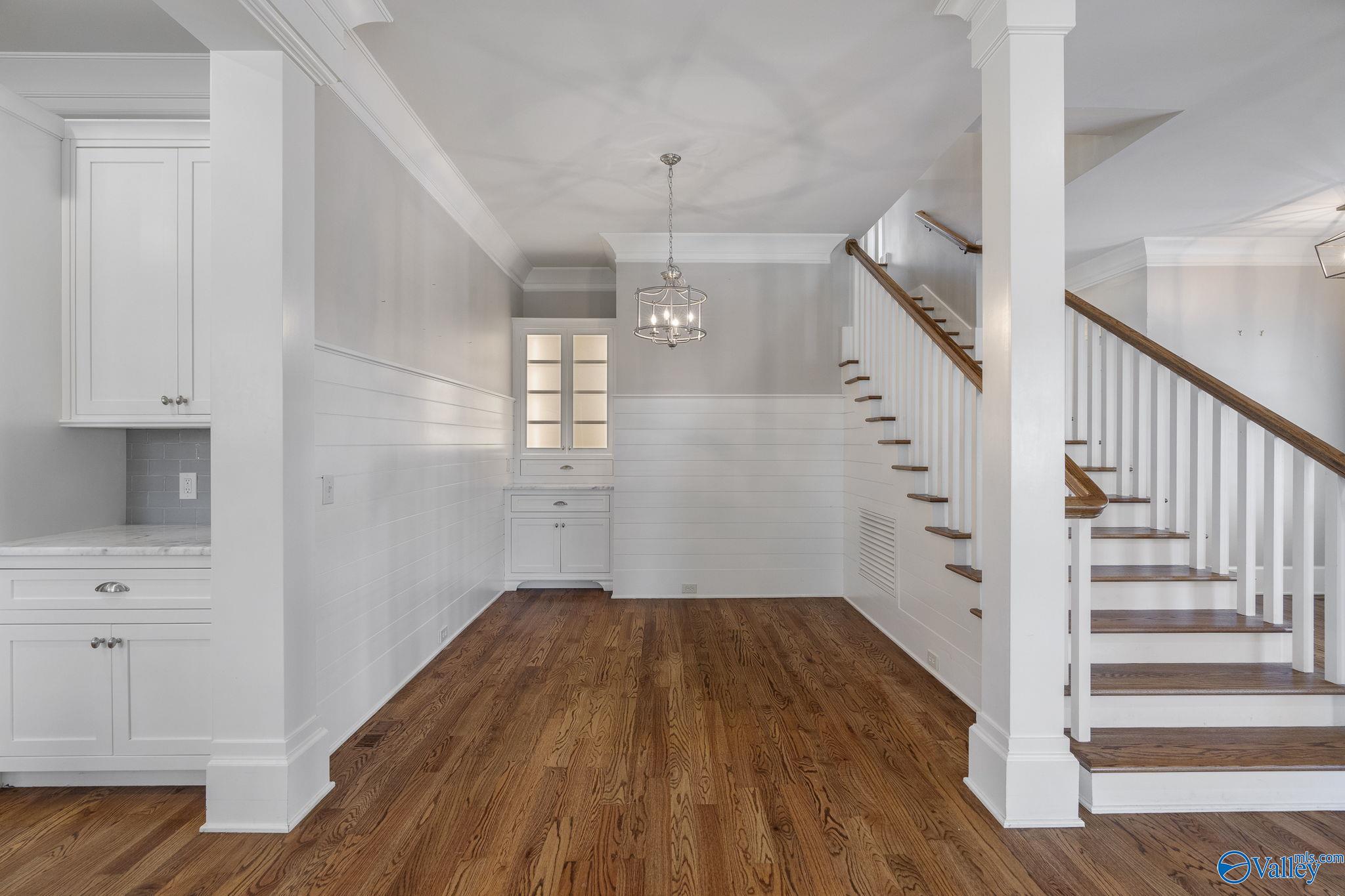 Huntsville, Alabama 35802, United States, 4 Bedrooms Bedrooms, ,3 BathroomsBathrooms,Residential,Active,222372