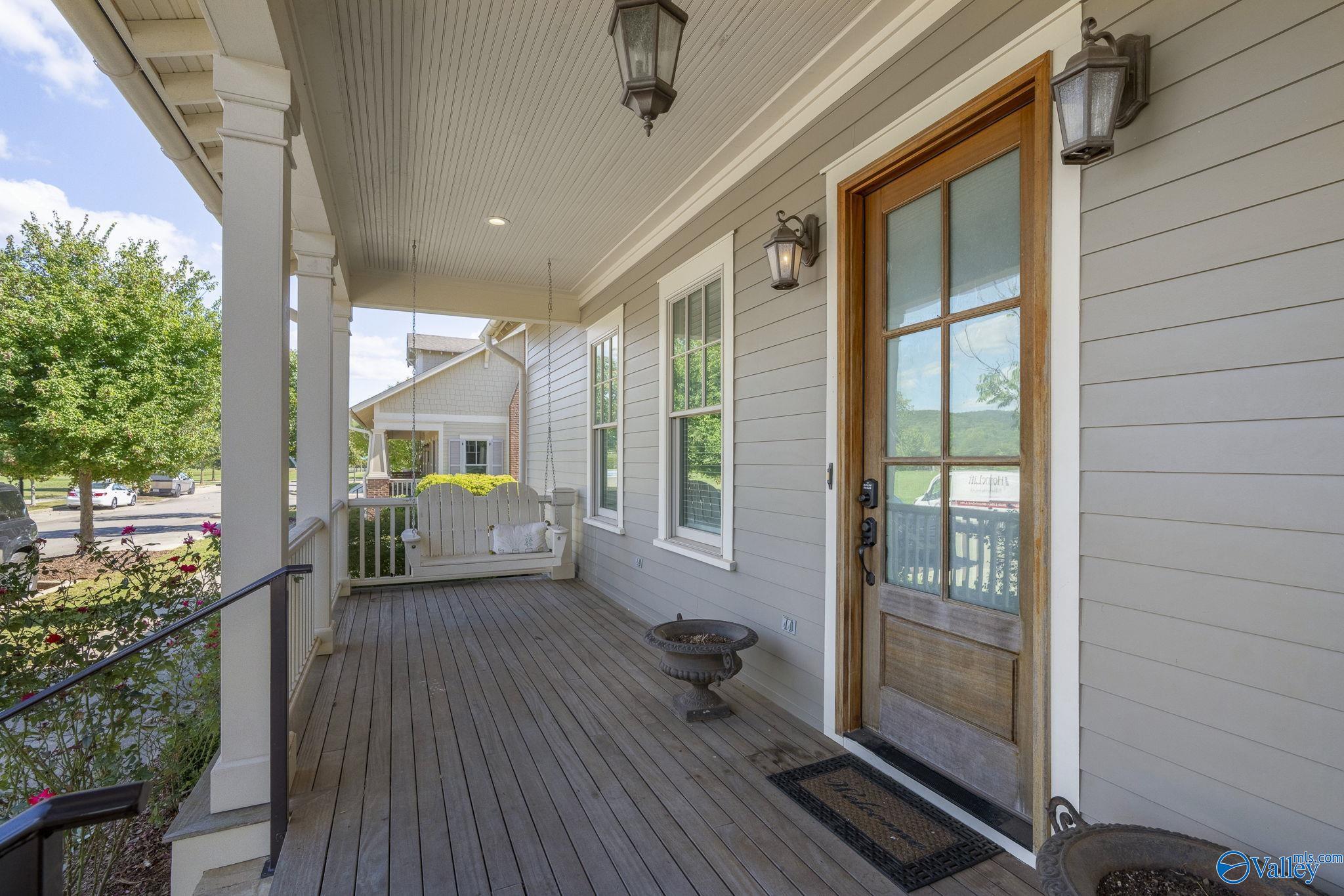 Huntsville, Alabama 35802, United States, 4 Bedrooms Bedrooms, ,3 BathroomsBathrooms,Residential,Active,222372