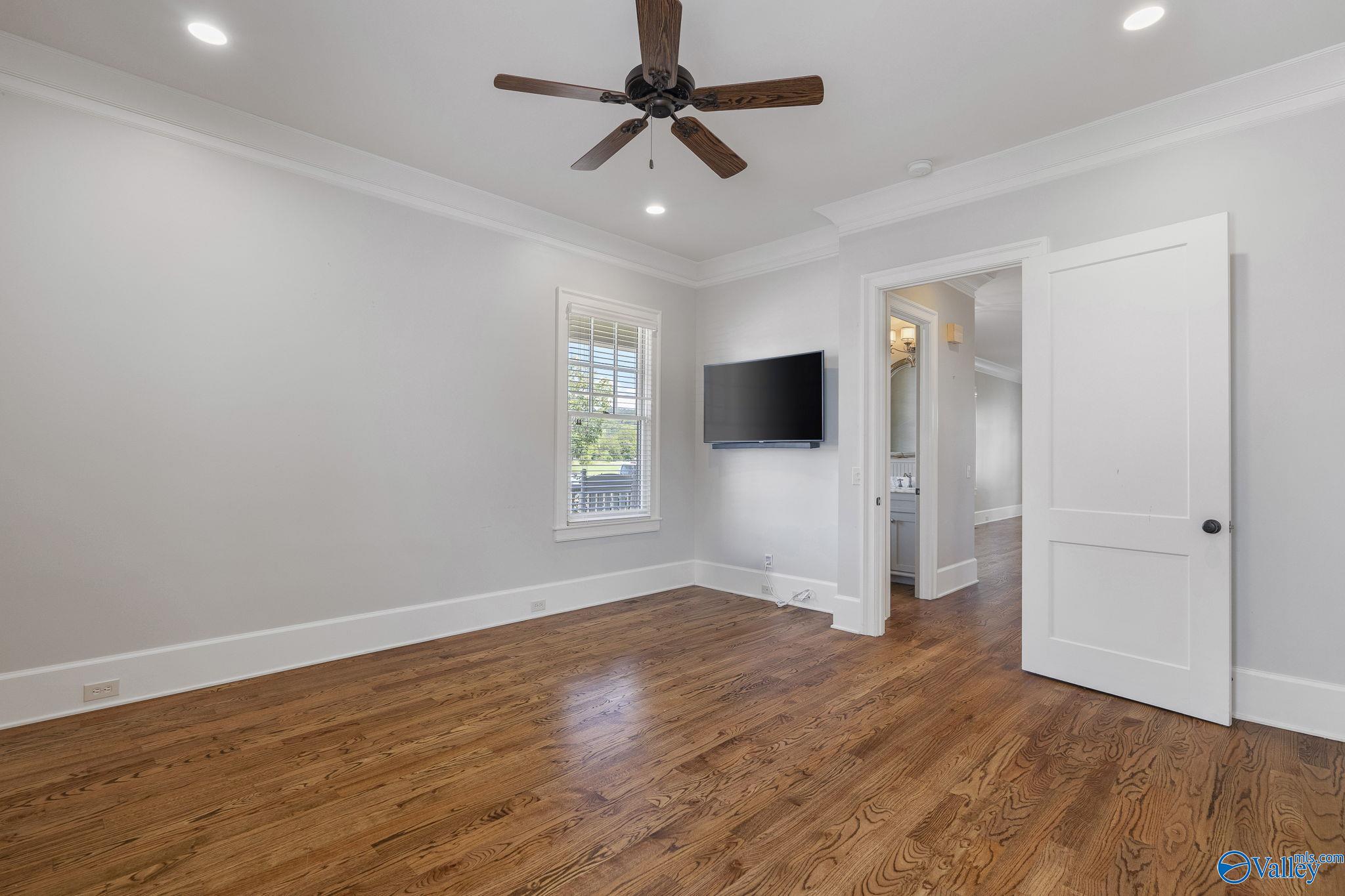 Huntsville, Alabama 35802, United States, 4 Bedrooms Bedrooms, ,3 BathroomsBathrooms,Residential,Active,222372