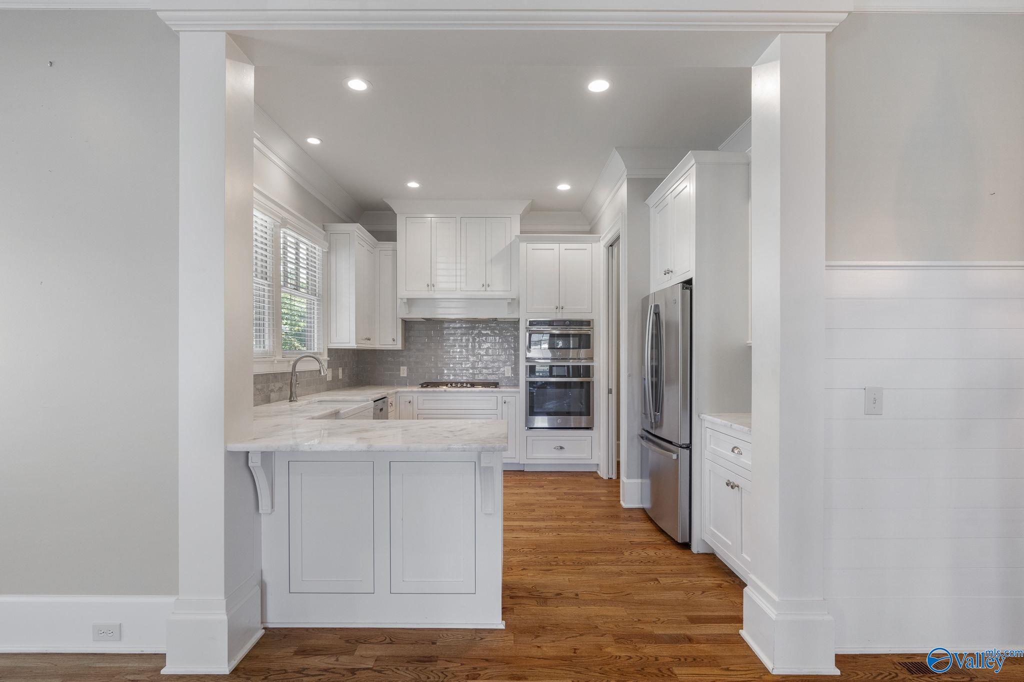 Huntsville, Alabama 35802, United States, 4 Bedrooms Bedrooms, ,3 BathroomsBathrooms,Residential,Active,222372