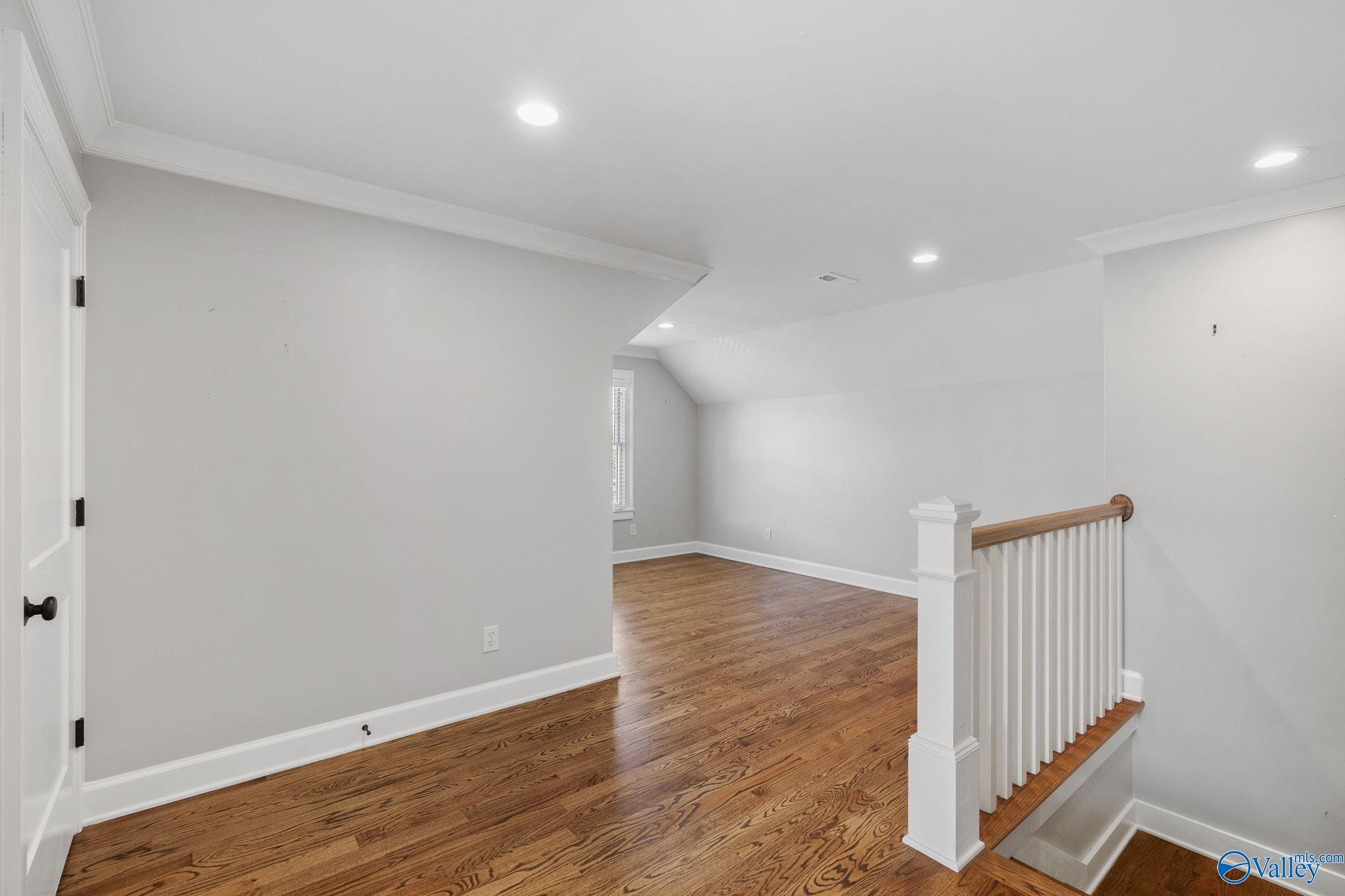 Huntsville, Alabama 35802, United States, 4 Bedrooms Bedrooms, ,3 BathroomsBathrooms,Residential,Active,222372