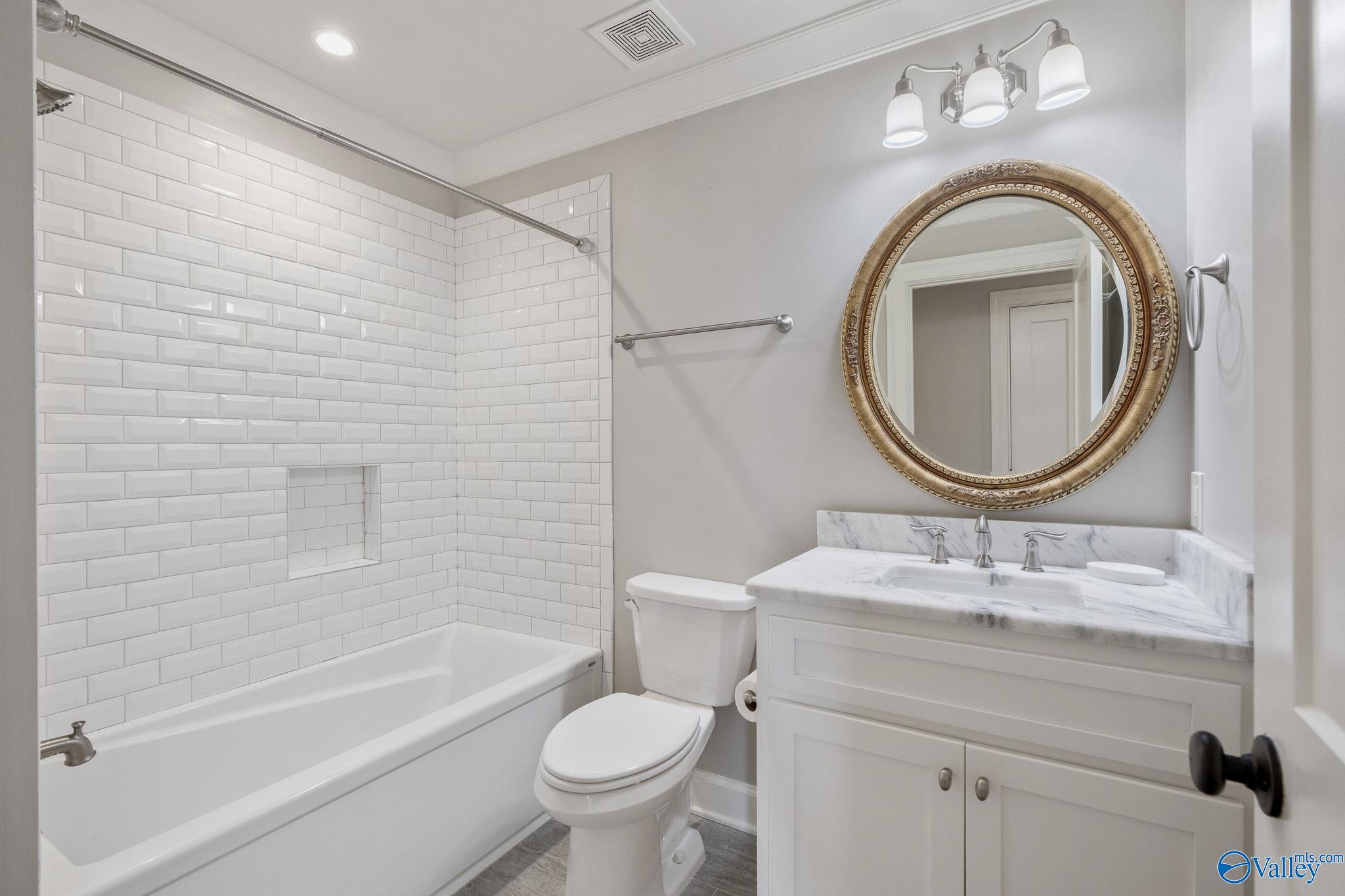 Huntsville, Alabama 35802, United States, 4 Bedrooms Bedrooms, ,3 BathroomsBathrooms,Residential,Active,222372